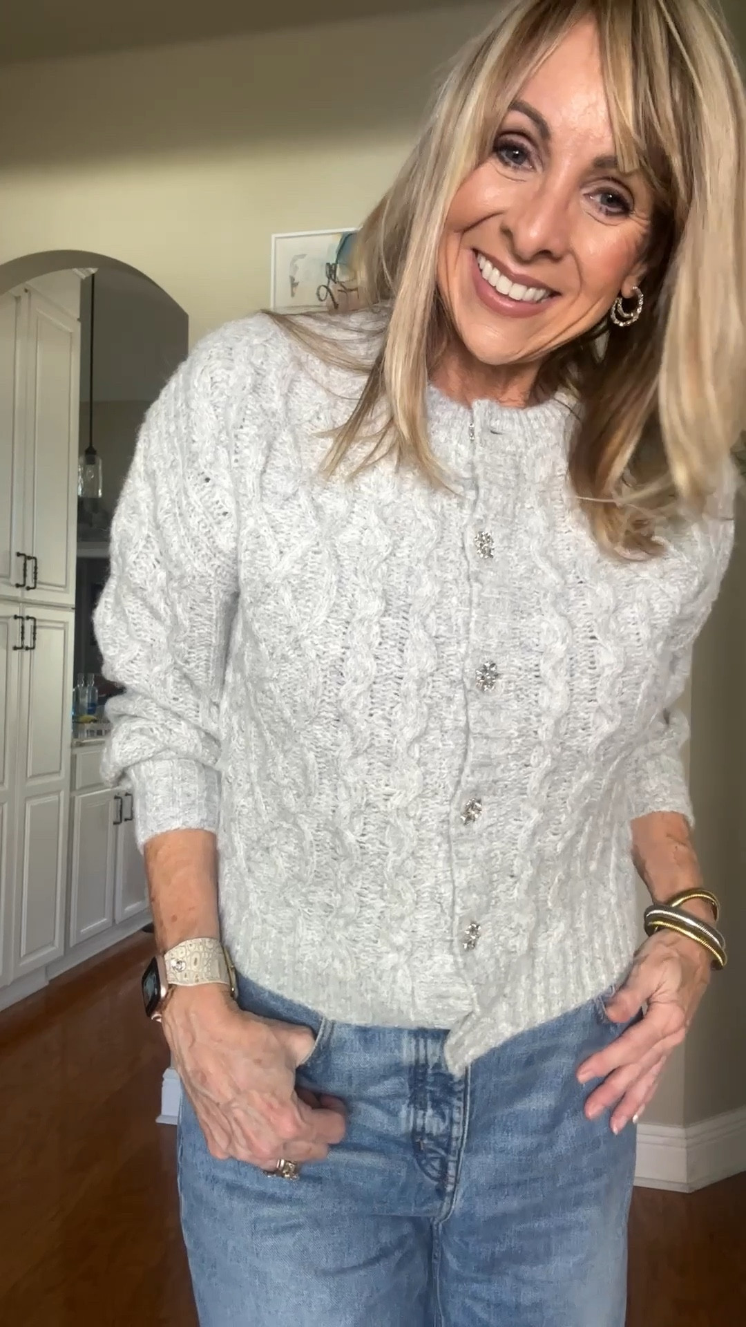 Softest cardi that looks great with jeans but can easily be dressed up. I love the sparkly buttons! 


#LTKootd #LTKHoliday #LTKFindsUnder50