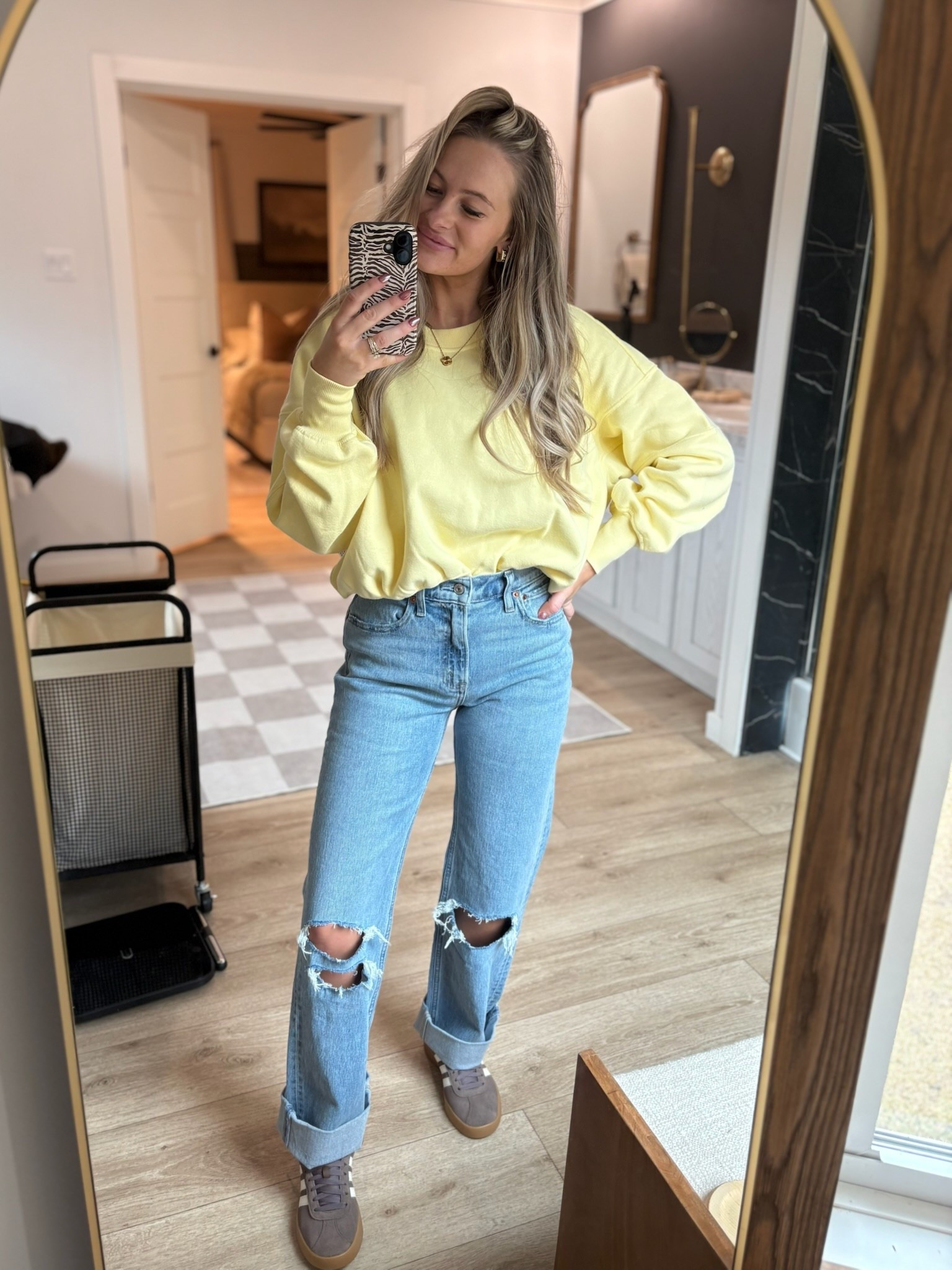 Loving the yellow!! 💛

#LTKootd