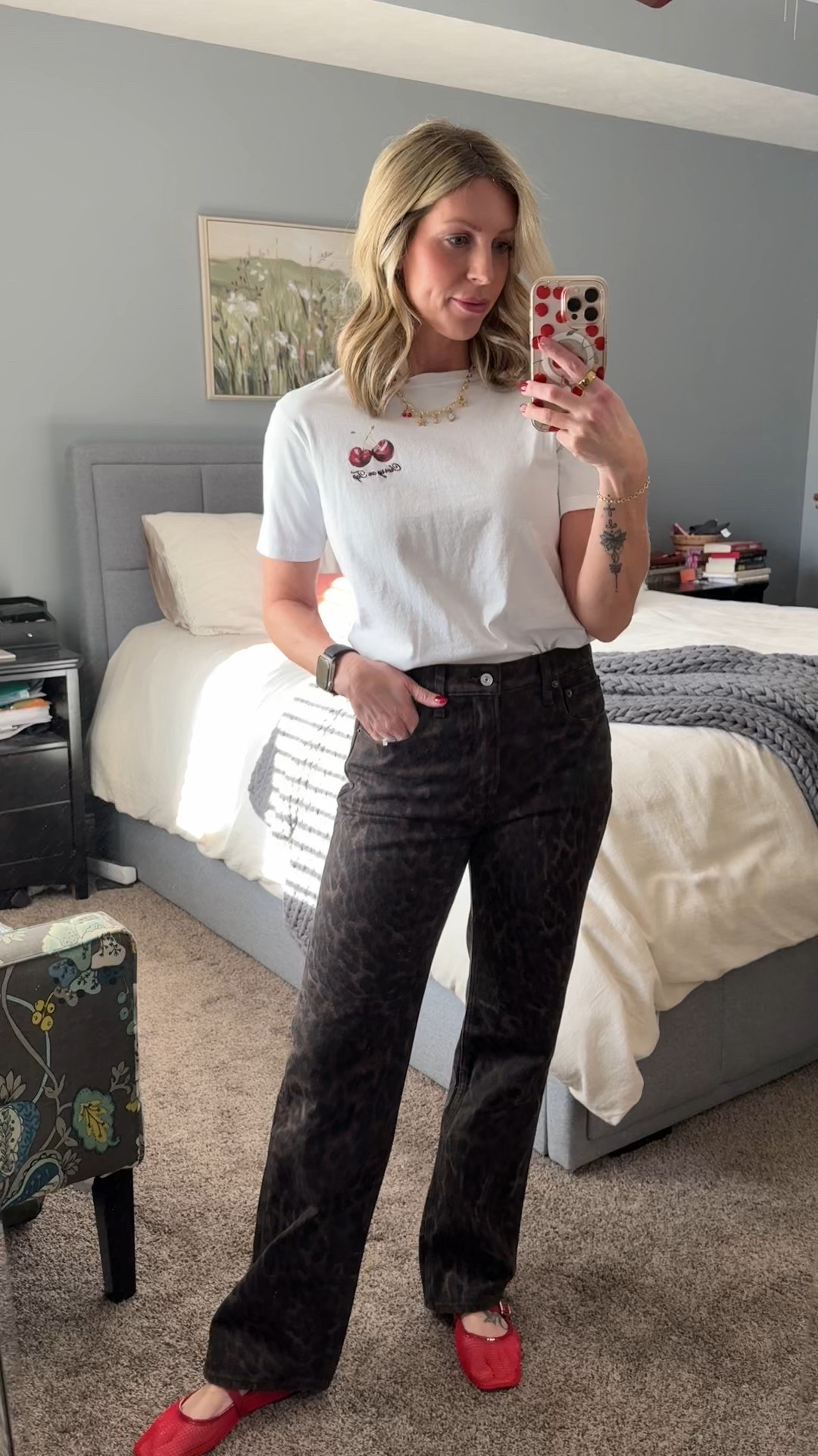 From running errands to holiday events, I don’t think you can go wrong with Abercrombie & Fitch denim! I’m loving these 90s high rise relaxed fit, wearing a size 26. Dress them up or down. 


#LTKGiftGuide #LTKOver40 #LTKFindsUnder100