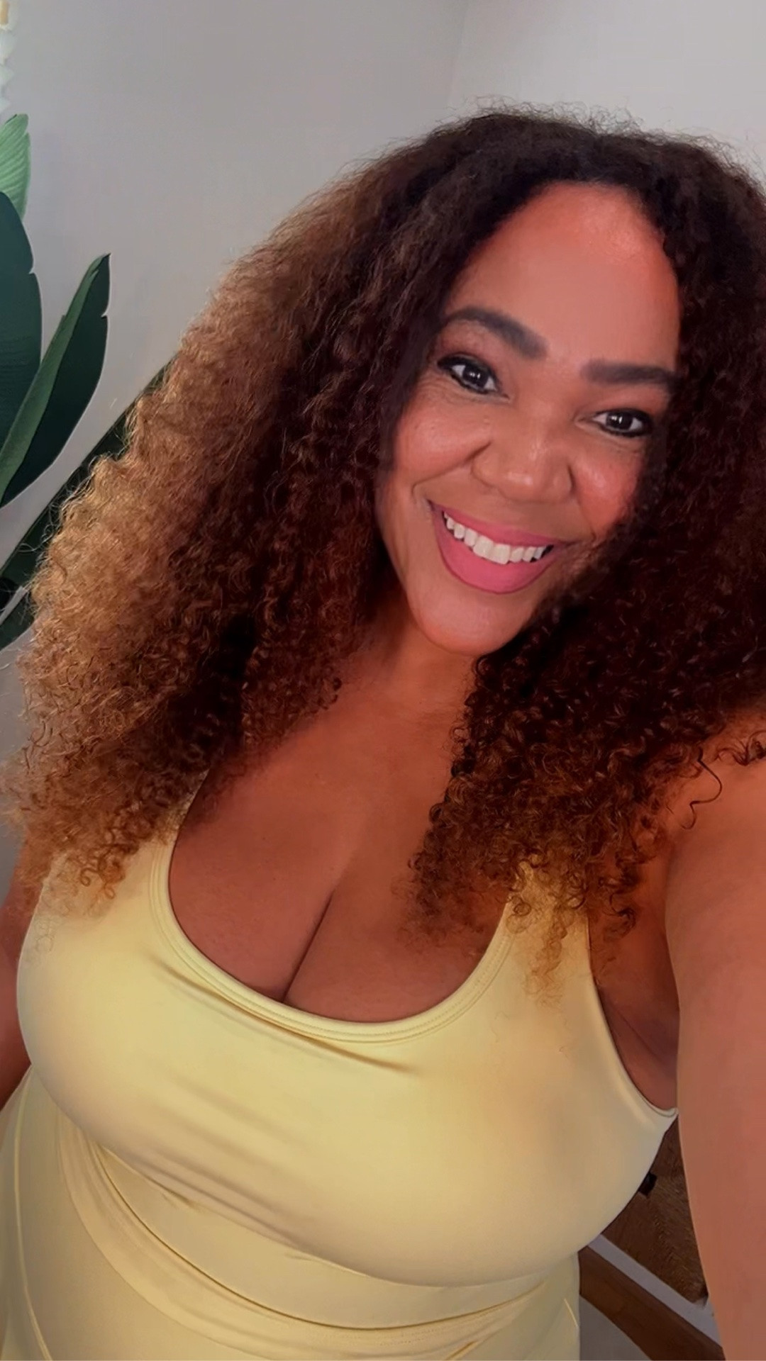 Butter Yellow 💛 gym set! Wearing an xl in both

#LTKActive #LTKOver40 #LTKMidsize