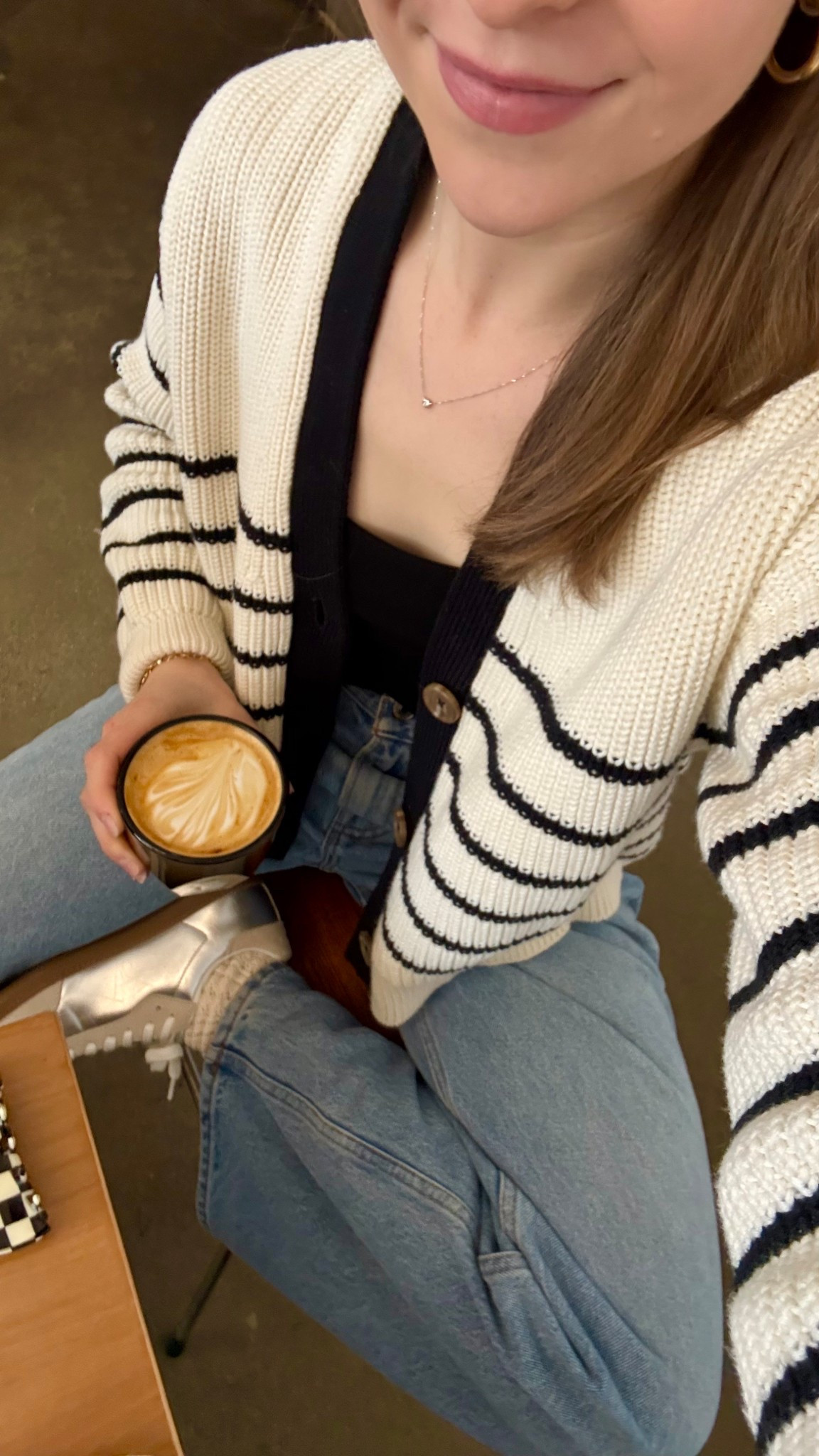 Coziest 100% cotton cardigan and jeans fit for a rainy Saturday 

Free shipping and 365 day returns 


#LTKStyleTip #LTKSeasonal #LTKWatchNow