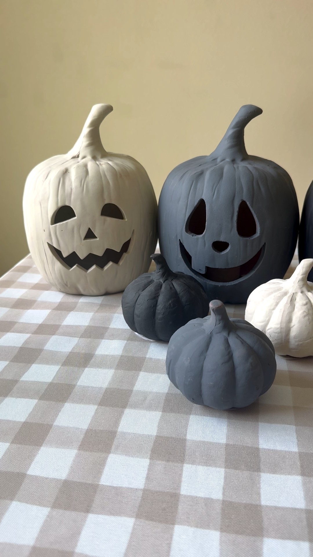 🎃 Hurry! See if you can score these rare terracotta pumpkins at Target!
They’ve been so viral + come in 4 color options—try in-store pickup near you before they’re gone!


#LTKFindsUnder50 #LTKHome #LTKStyleTip