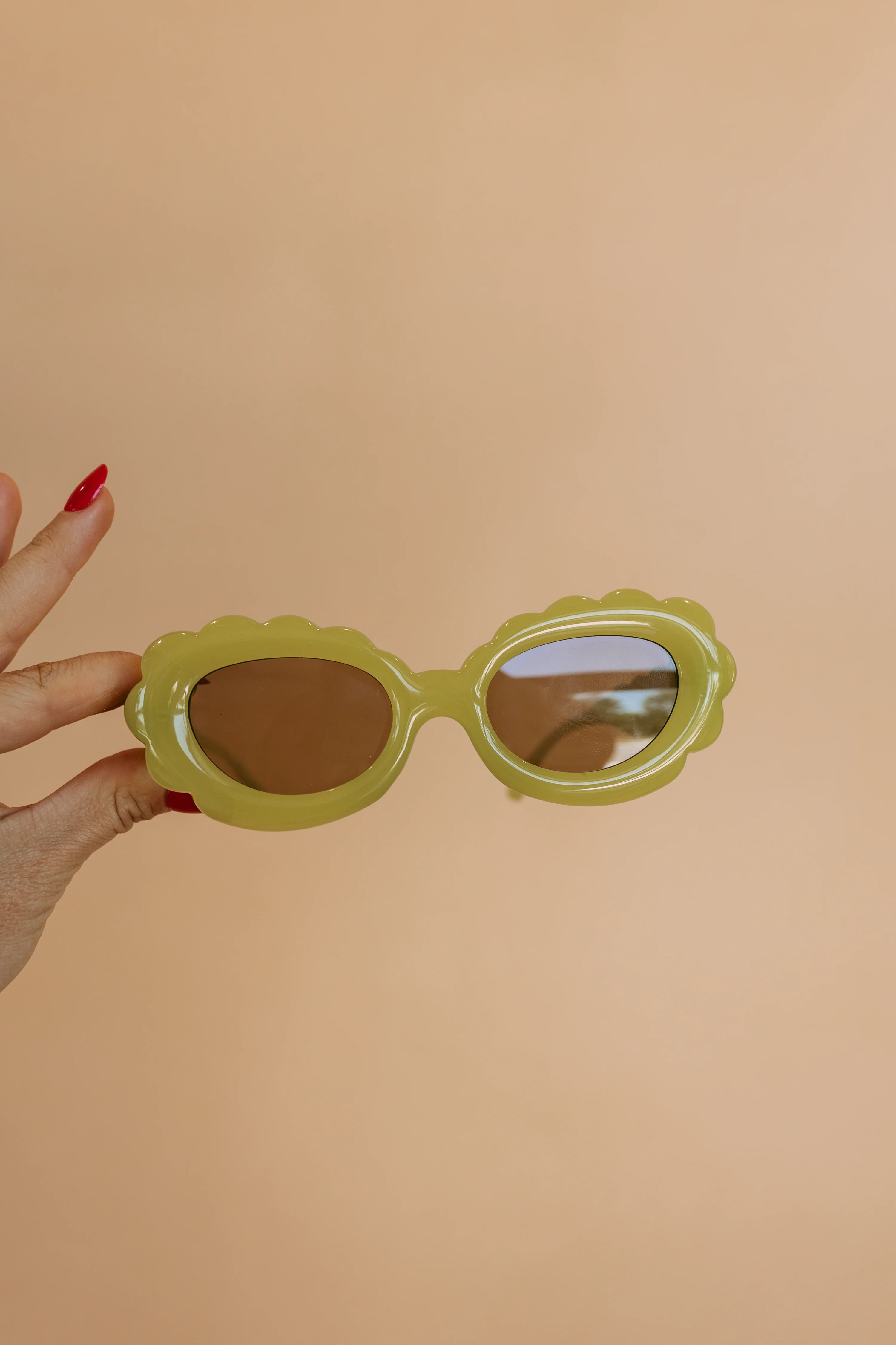 scalloped sunglasses - lime | Etta+East