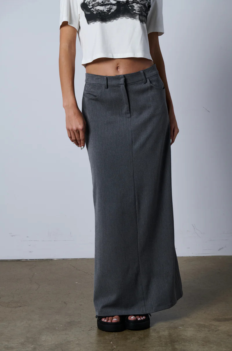 MINIMAL ELEGANCE WOVEN MAXI SKIRT | AKIRA