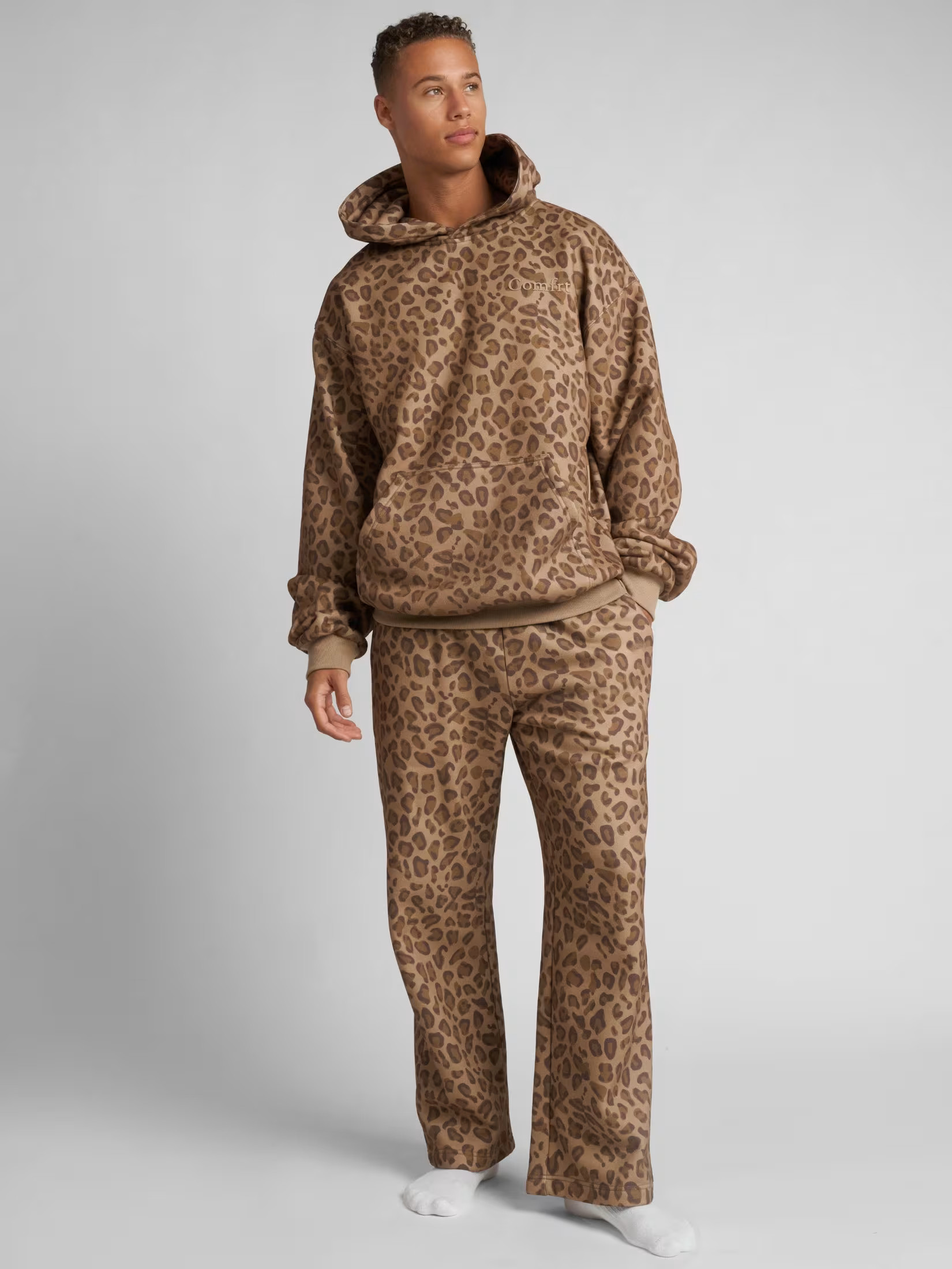 Minimalist Straight Leg Sweatpants — Comfrt | Comfrt