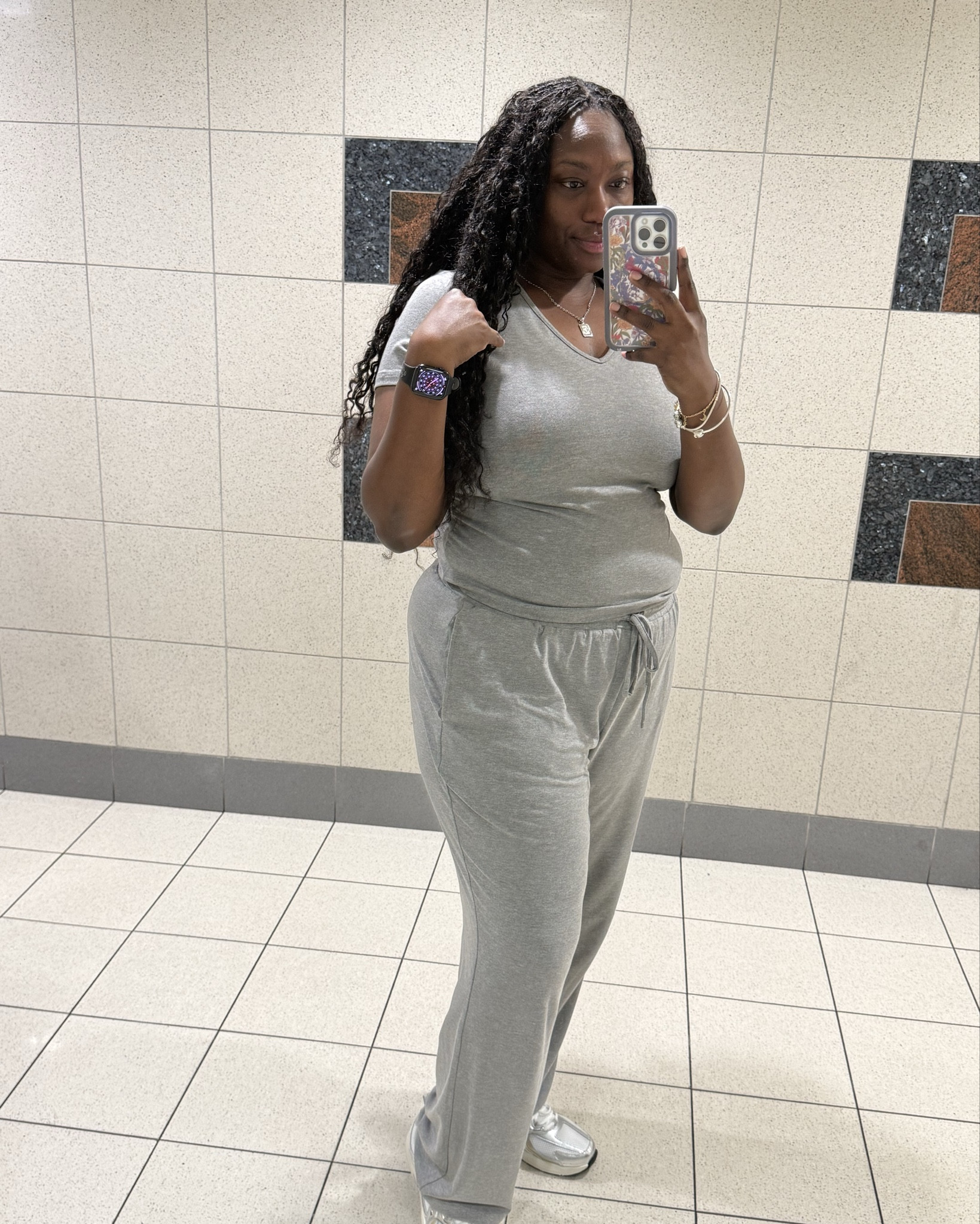 The "cool girl" lounge set you need. ✨ Nothing beats a matching monochrome moment for those busy days or long travel hauls. It’s cozy enough for the couch but stylish enough for errands. Paired mine with silver metallics for a little extra flare.

 

#LTKgrwm #LTKootd #LTKdayinmylife