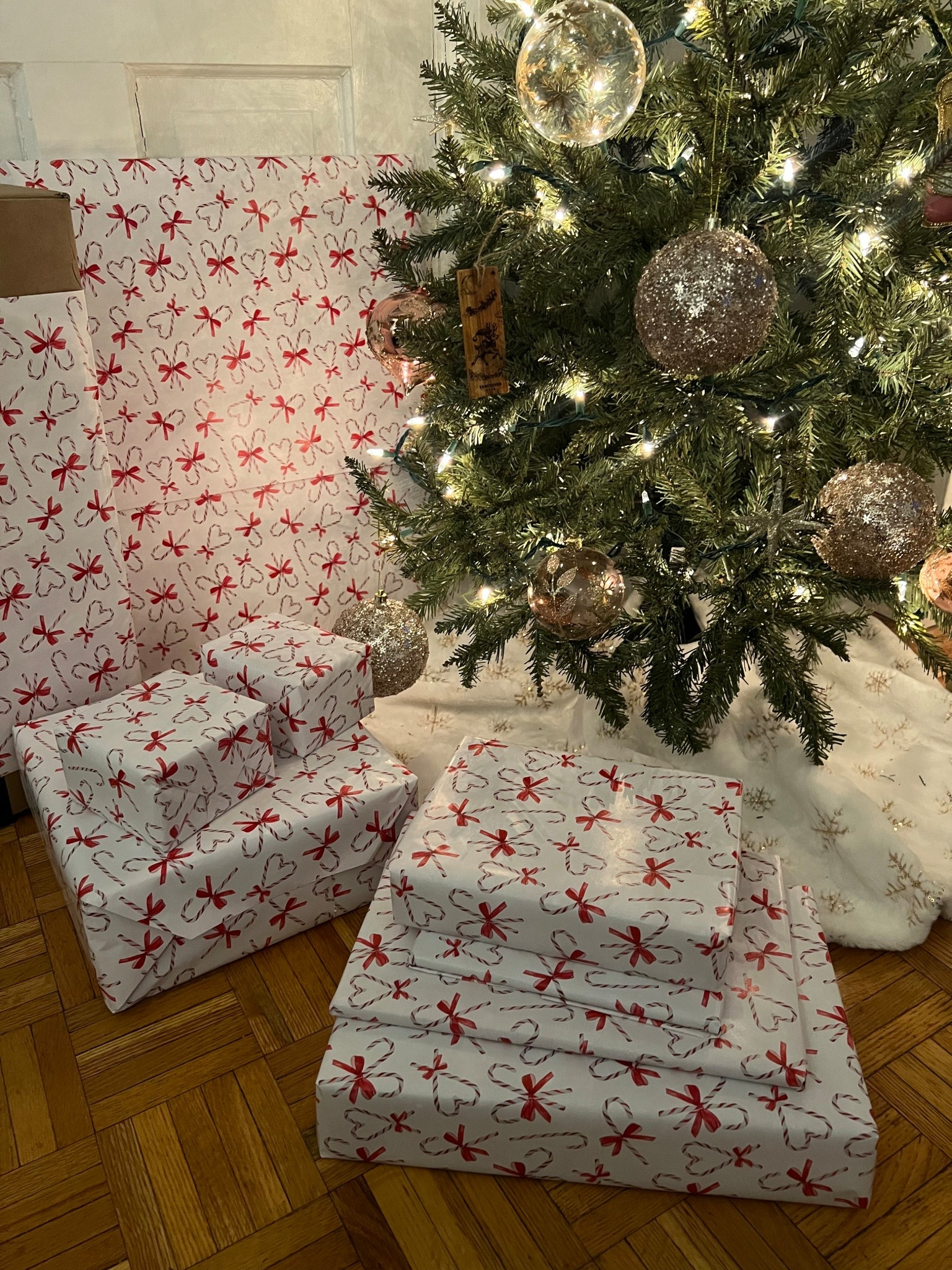 Cutest candy cane wrapping paper I wrapped all my gifts in this year for Christmas 

#LTKHoliday #LTKGiftGuide #LTKSeasonal