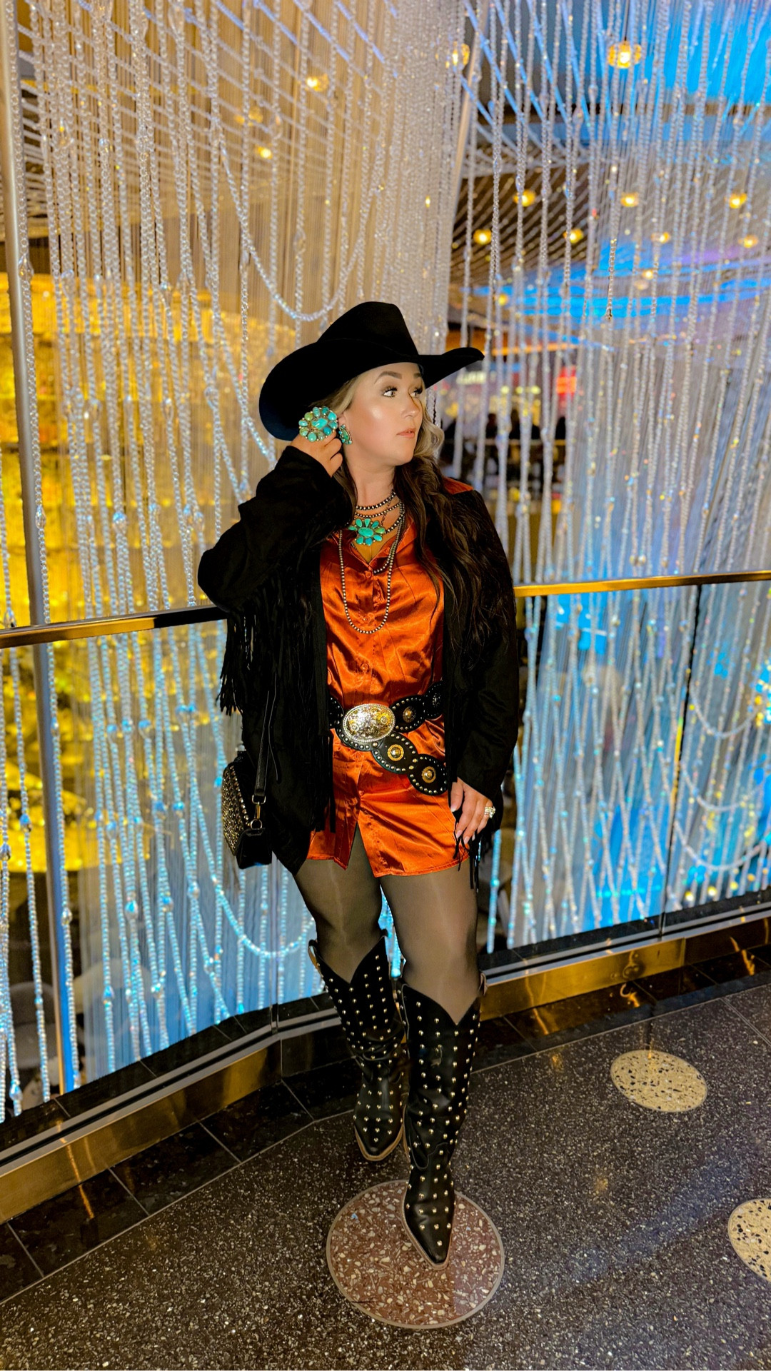 A little satin, a little fringe, and just enough edge to survive BBB night with @kittiekranchandco 😍✨

#NFR2025 #NFRFashion #NFROutfit #VegasNights
#WesternFashion #WesternLooks #CowgirlOOTD
#WesternInfluencer #VegasCreator
#WesternWearDaily #CowgirlStyle #RodeoOutfits  #westernlifeandstyle 
#WesternBoutique #OOTDReels #TrendReels #NFRGoldnight