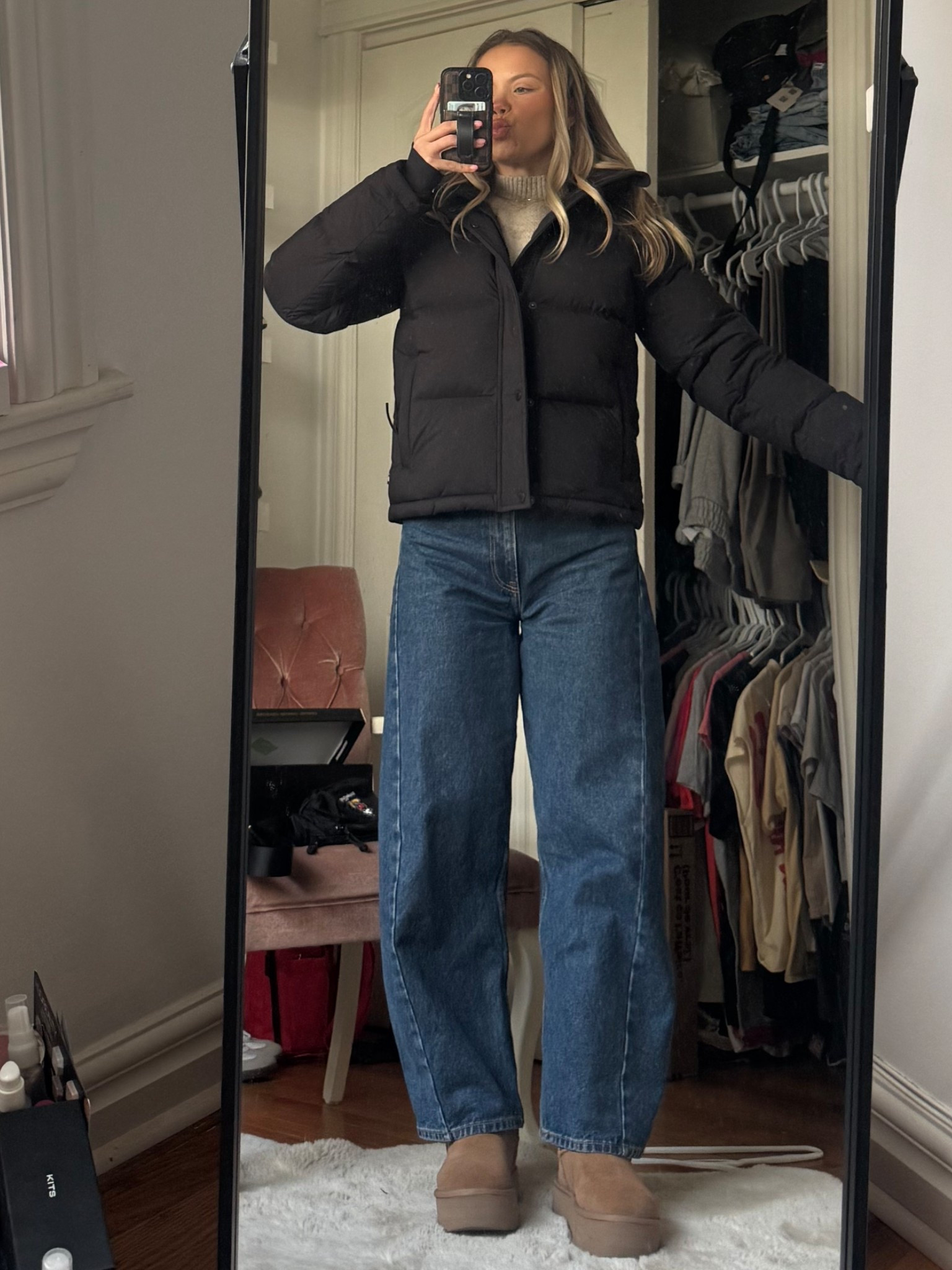 Christmas parade ootd

Wearing 25 regular in the jeans and xs in the jacket 

#LTKholiday #LTKcanada #LTKwinter