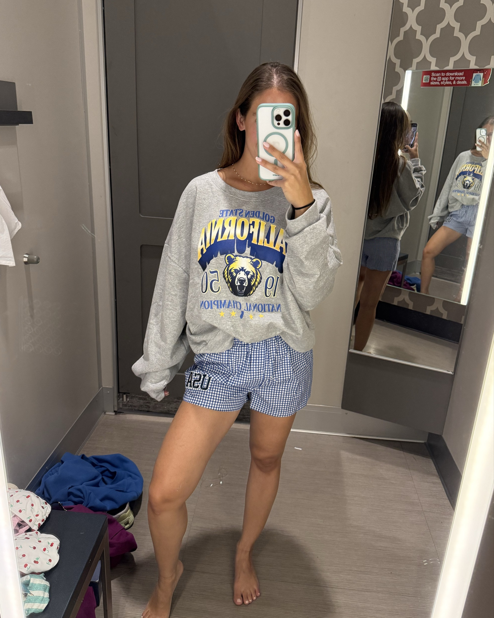 Boxer shorts and crewneck for casual summer wear 


#LTKFindsUnder50