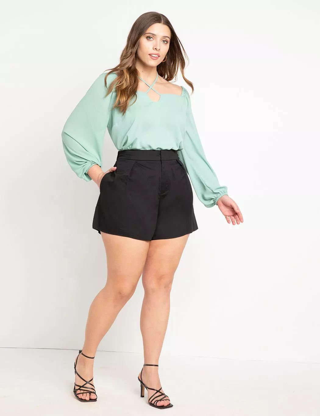 Flared Short | Women's Plus Size Pants | ELOQUII | Eloquii