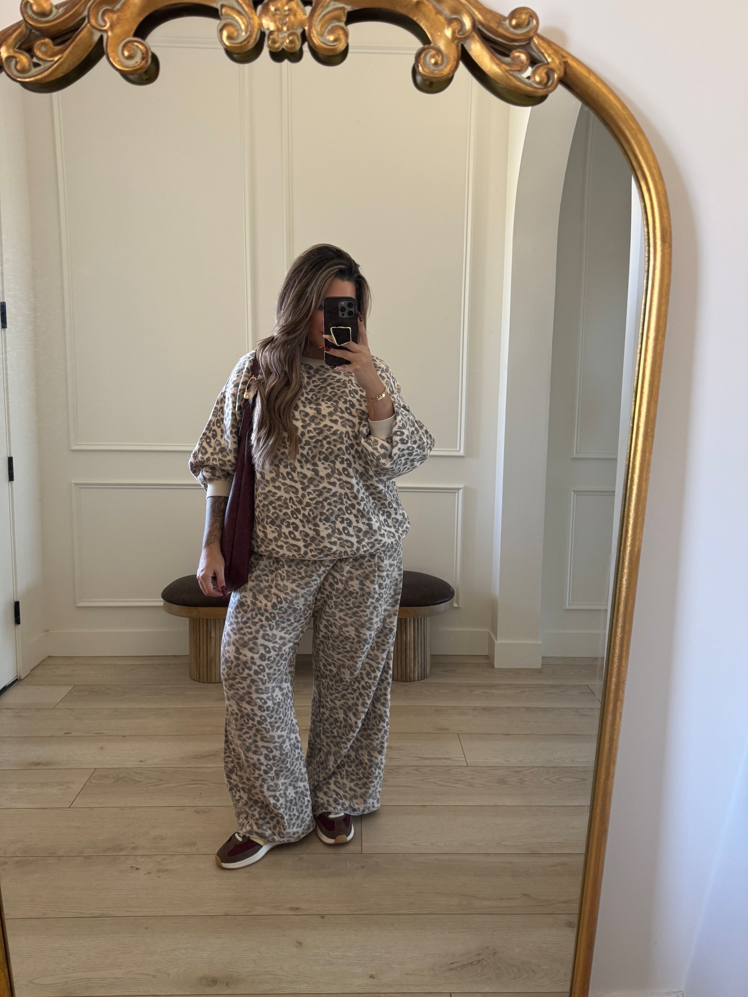 Last day to shop the sale.
Pants size large regular length, top size large 