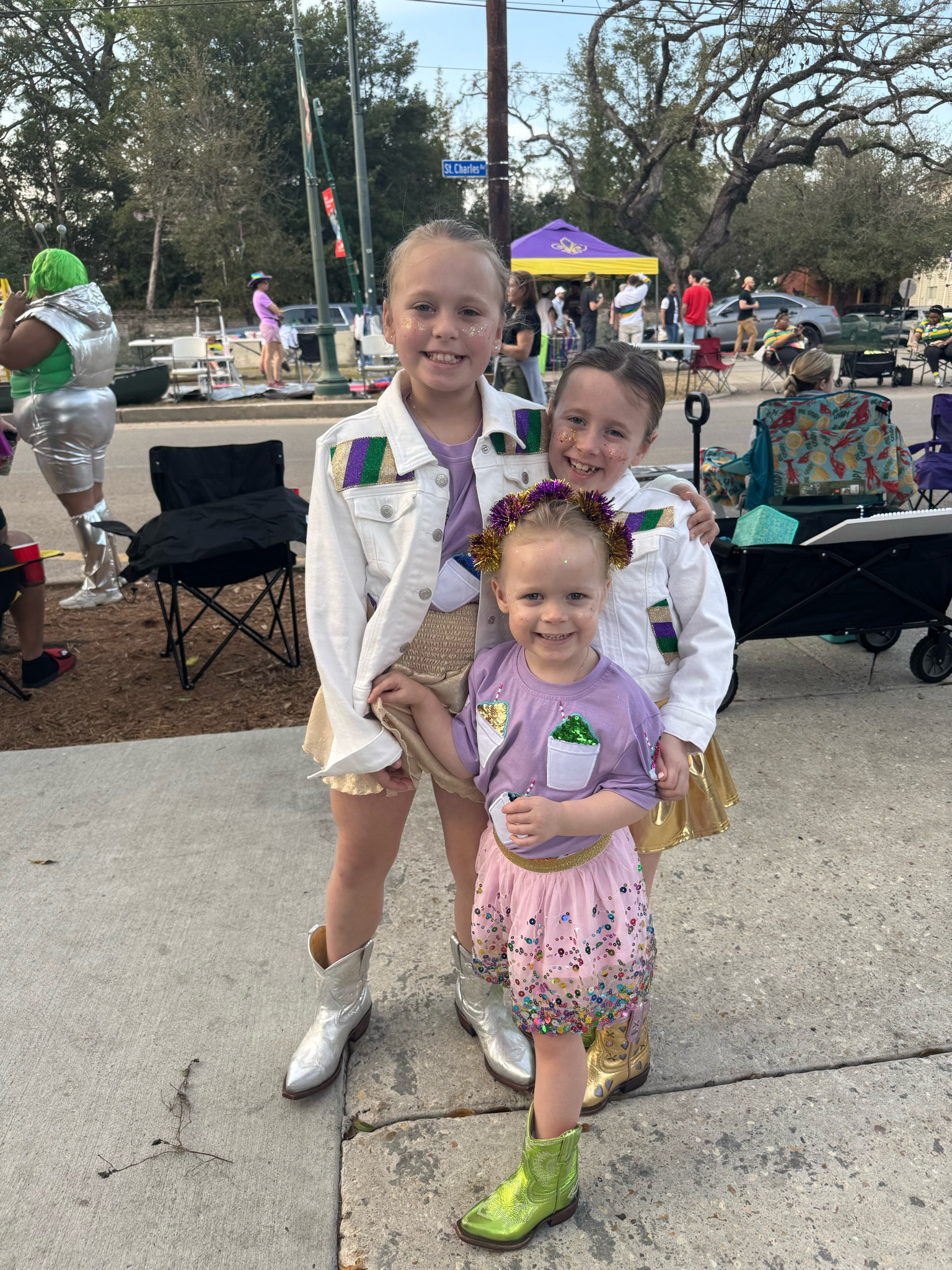 A moment for these Mardi Gras lewks