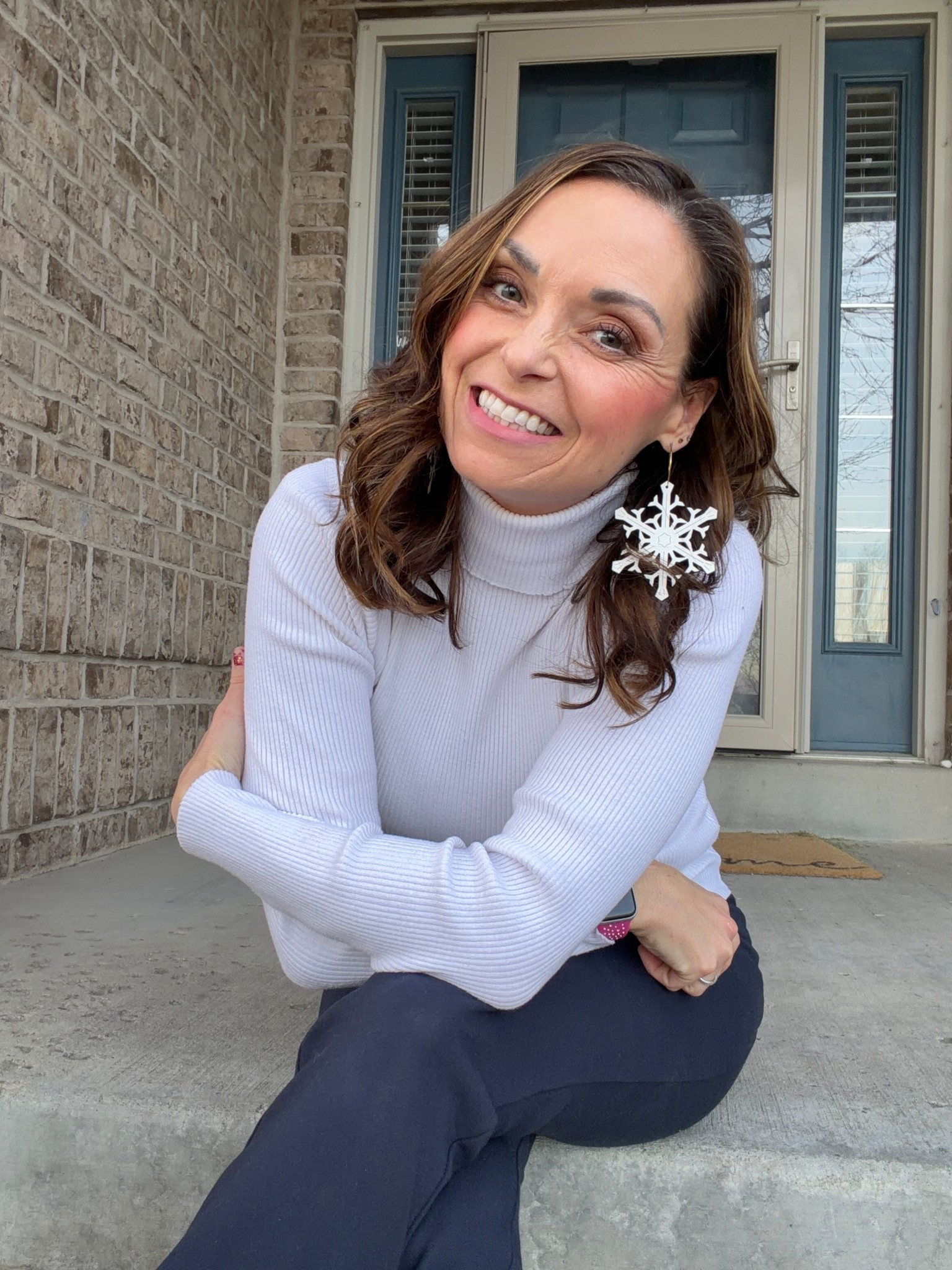 Hand painted earrings that are a fantastic statement in these cold months! I also own this turtleneck in 3 colors. 😍🙌🏼

#LTKBeauty #LTKWorkwear #LTKootd