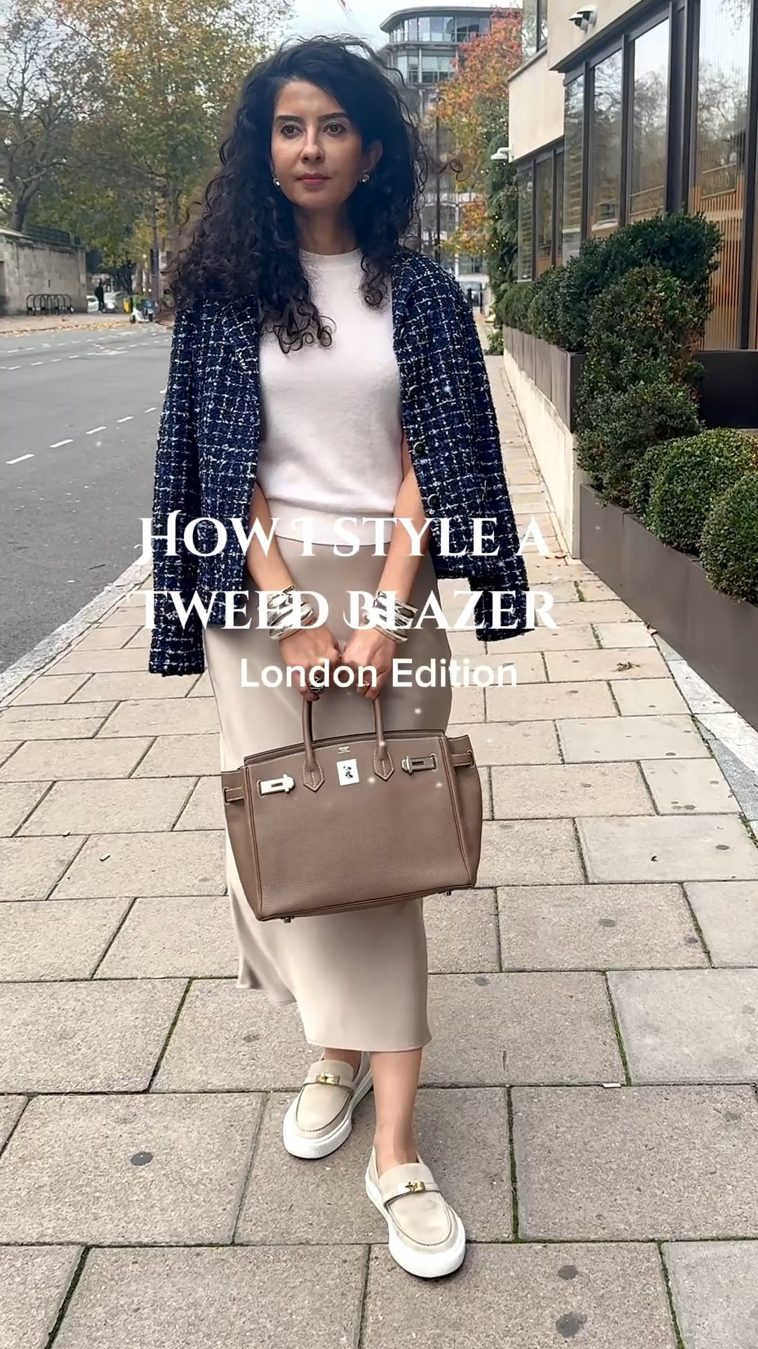 How to style a tweed jacket #winterlook #london #blazerlook #tweed

#LTKgrwm #LTKootd #LTKvlog