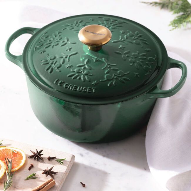 Noël Holiday Tree Round Dutch Oven | Le Creuset