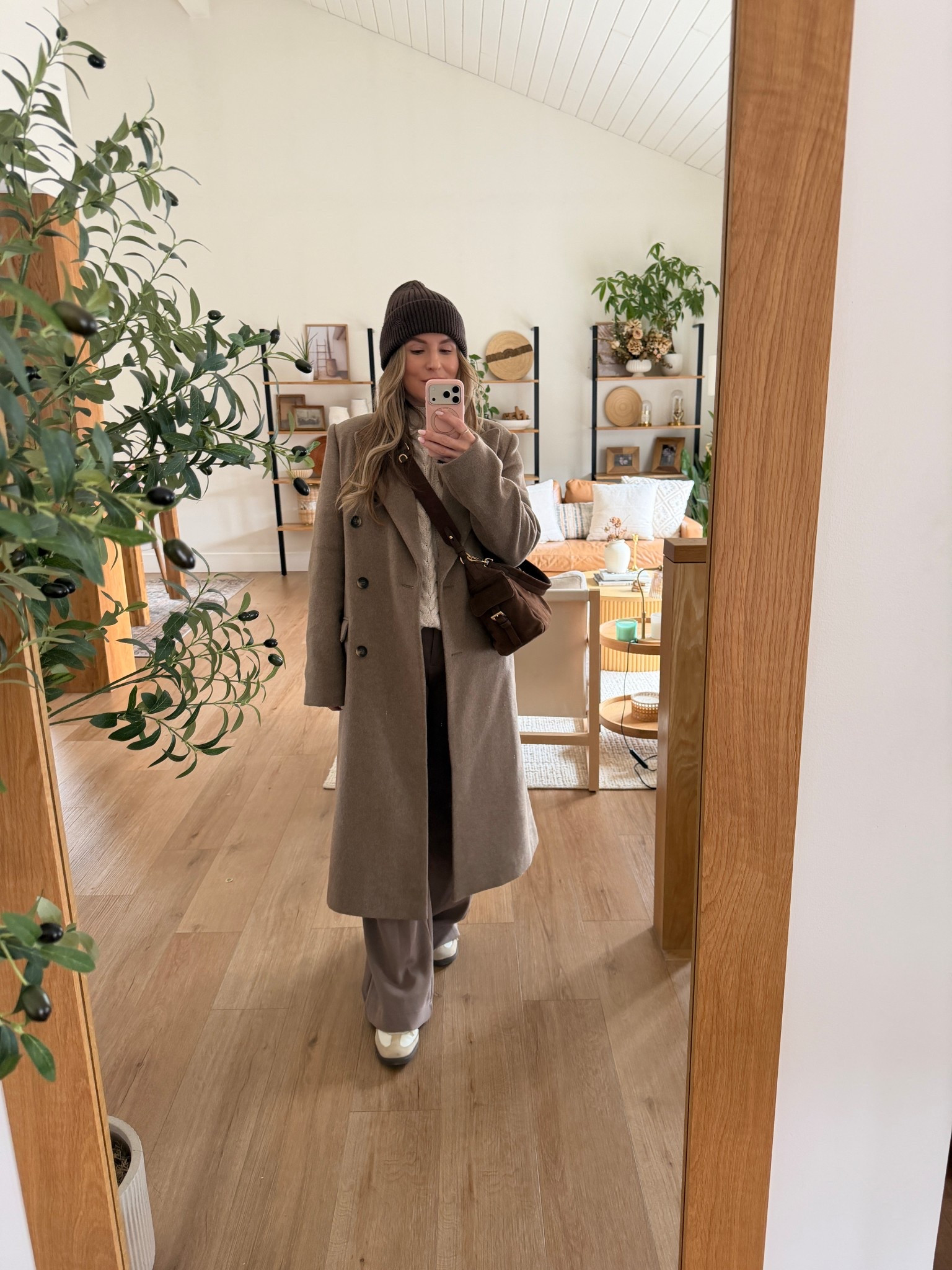 Just another manic Monday 

#LTKbag #LTKcanada