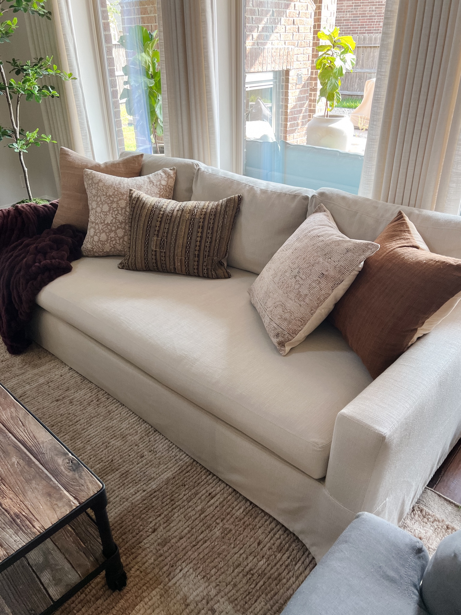My neutral sofa pillows



#LTKHome