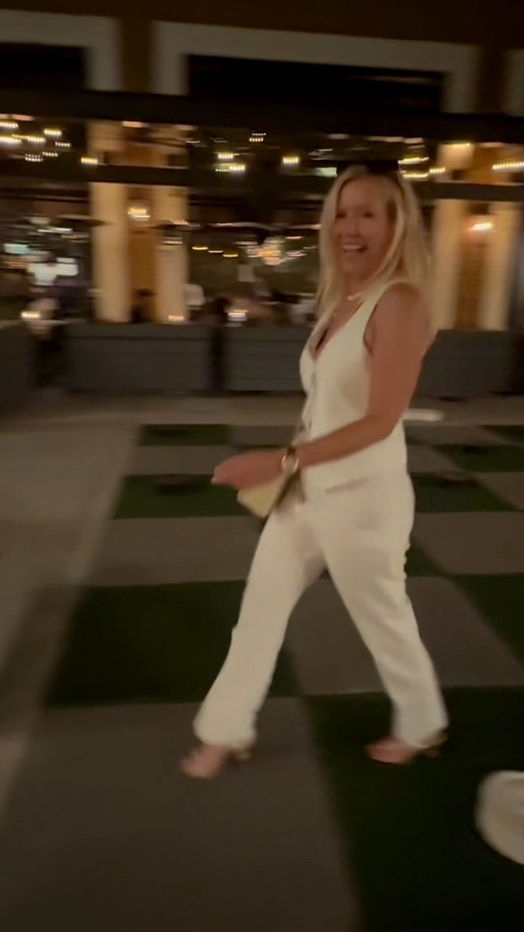 Behind the scenes! 😅 


#LTKootd #LTKOver40 #LTKgrwm