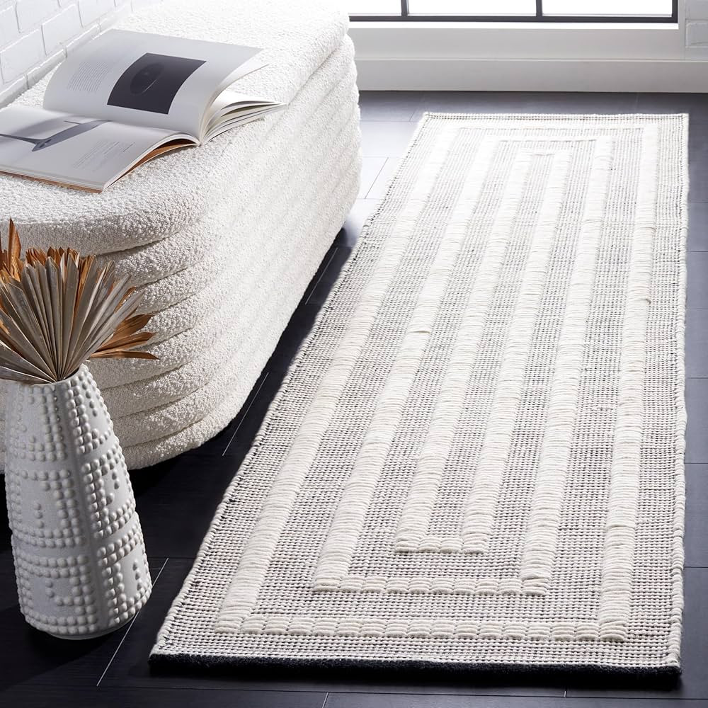 SAFAVIEH Natura Collection Runner Rug - 2'3" x 8', Black & Ivory, Handmade Modern Geometric Wool,... | Amazon (US)