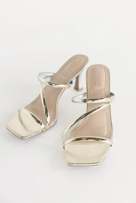 Lavon Slim Flared Heel | Gold | Baltic Born