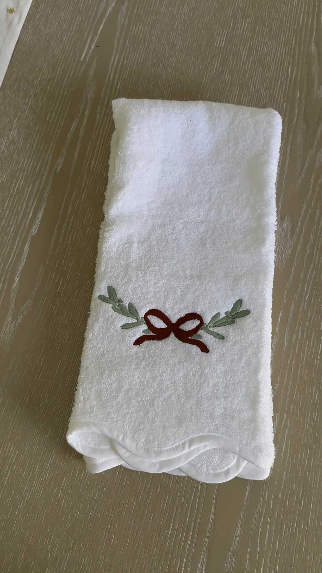 Love this paired with some soap or lotion for a holiday happy! 

#LTKHoliday #LTKfindsunder50 #LTKGiftGuide