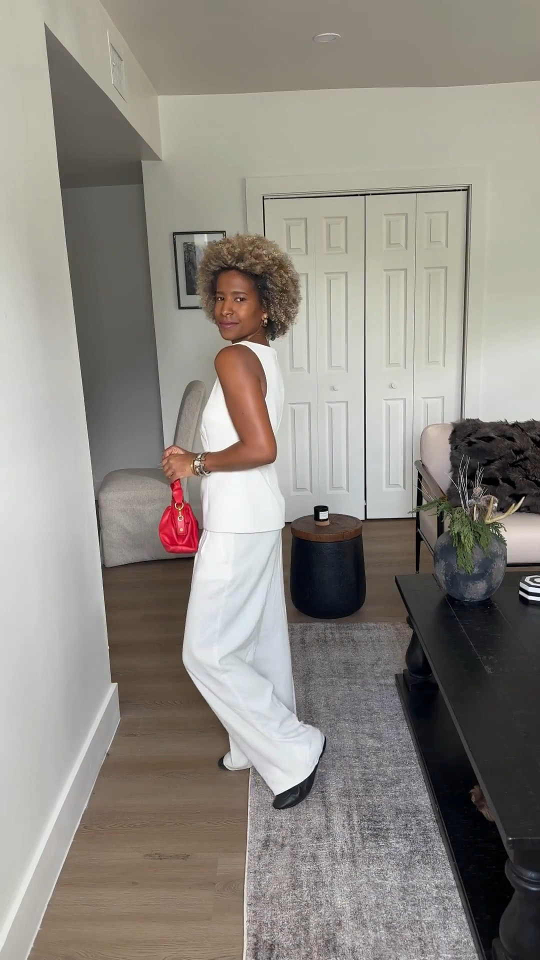 Love an all white look in the winter time - so chic! #holidayoutfit #redbag

#LTKHoliday #LTKSeasonal #LTKStyleTip