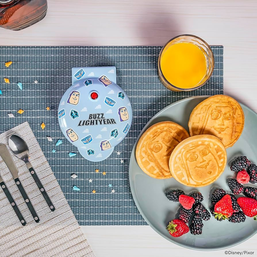 Uncanny Brands Disney Pixar Toy Story Buzz Lightyear Mini Waffle Maker - Small Kitchen Appliance | Amazon (US)