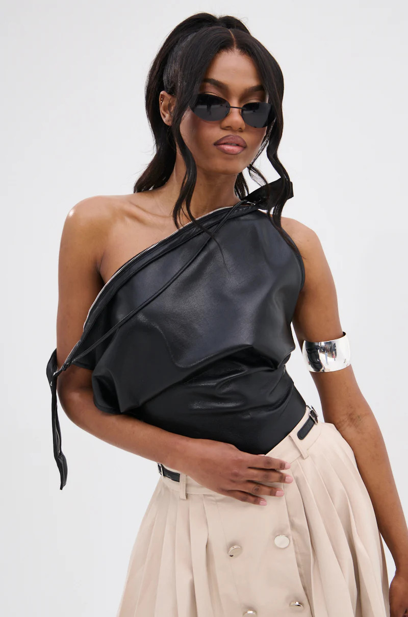 AKIRA Weekend Vibes Faux Leather Blouse | Black | Size 1X | AKIRA