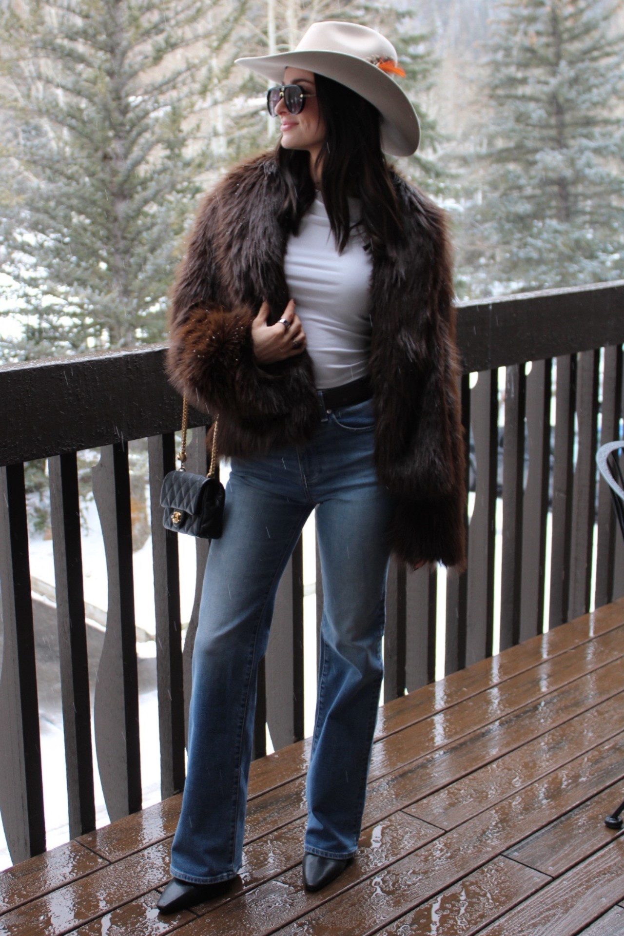 Vail outfit. Coat is Zara 

Vail, Aspen, Pistola, Zara, Stetson, Kemo Sabe, Aspen outfit, western


#LTKootd #LTKTravel
