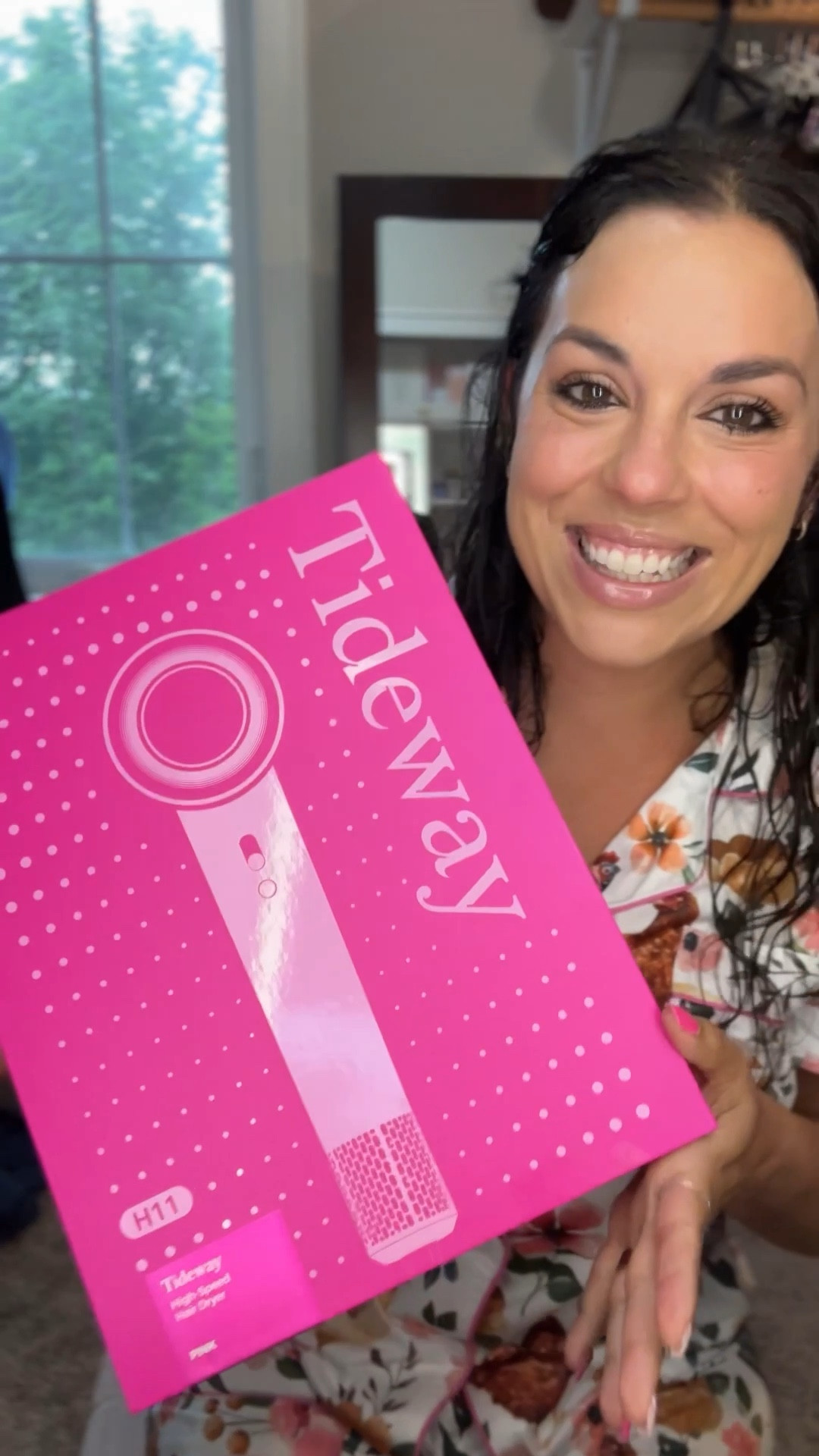 The blow dryer I didn’t know I needed until now 💨✨
Dries my hair in minutes without the frizz, heat damage, or noise.
💗 Plasma ion tech for smoother, shinier strands
💗 Ultra-lightweight + whisper quiet
💗 8 styling modes + self-cleaning = effortless hair days

If you style your hair regularly… this is a game changer.
#HairTools #BeautyRoutine #HairCareEssentials #SalonHairAtHome #FrizzFreeHair #HairDryerUpgrade #ReelFinds

#LTKBeauty