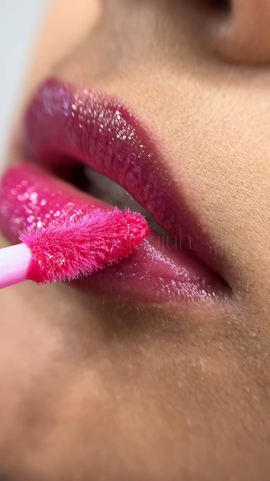 KIKO MILANO 3D Hydra Gloss 
Na cor magenta 💖💫

#gloss #kikomilano # 3dhydragloss

#LTKbrasil #LTKbeleza