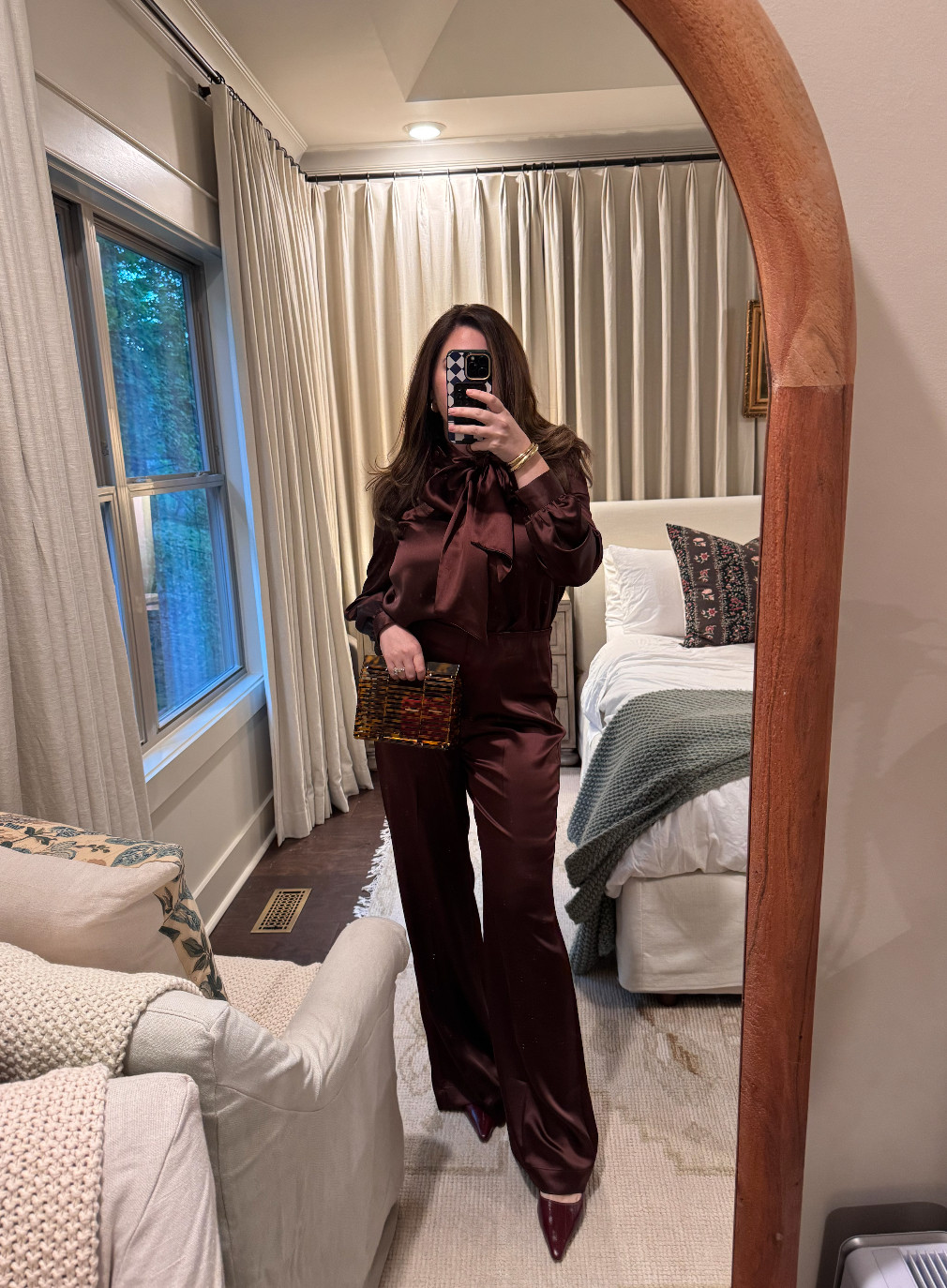 Hermes event last night in this gorgeous Tuckernuck set! 

tuckernuck l set l silk set l holiday outfit  

 