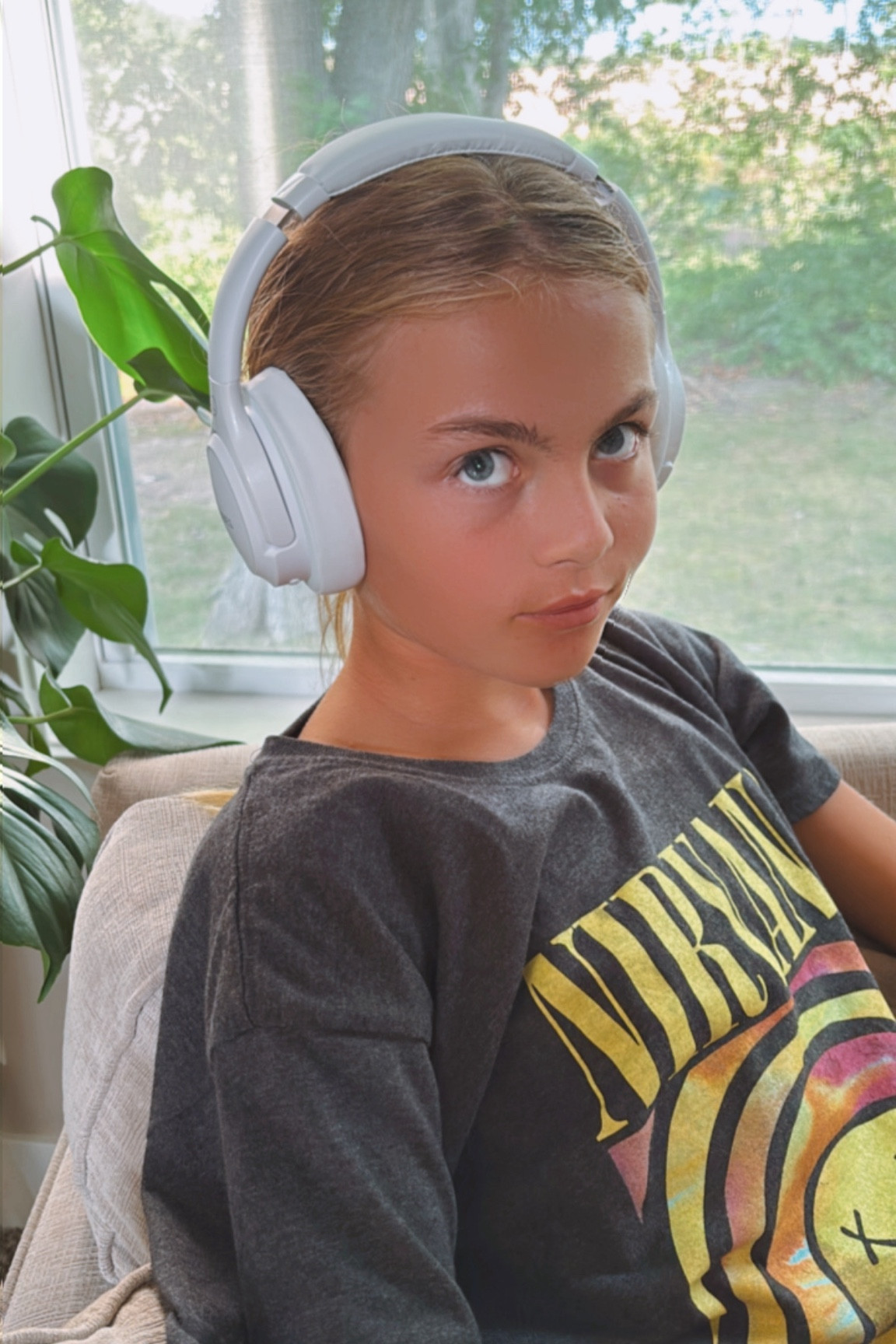 Wireless headphones for teen girls 

#LTKFitness #LTKBacktoSchool #LTKKids
