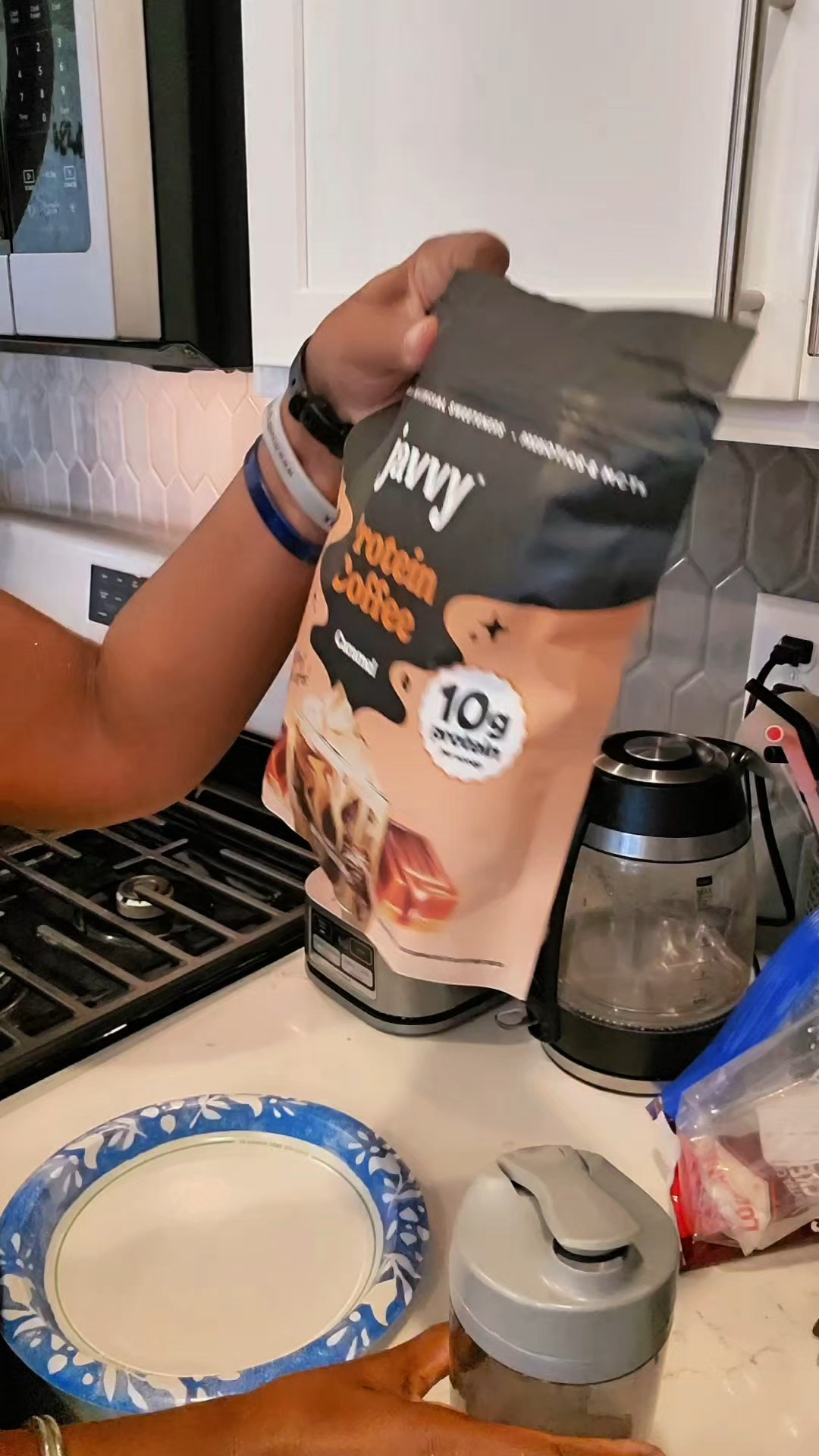 Coffee + protein? Yes please. ☕️🤎 I’m usually a hot coffee girl, but this Javy Caramel Latte Protein Coffee over ice might be changing my mind. I added my usual creamer + a little homemade caramel syrup and it was SO good.Shop the protein coffee here 👇🏾

#LTKdayinmylife #LTKvlog #LTKOver40