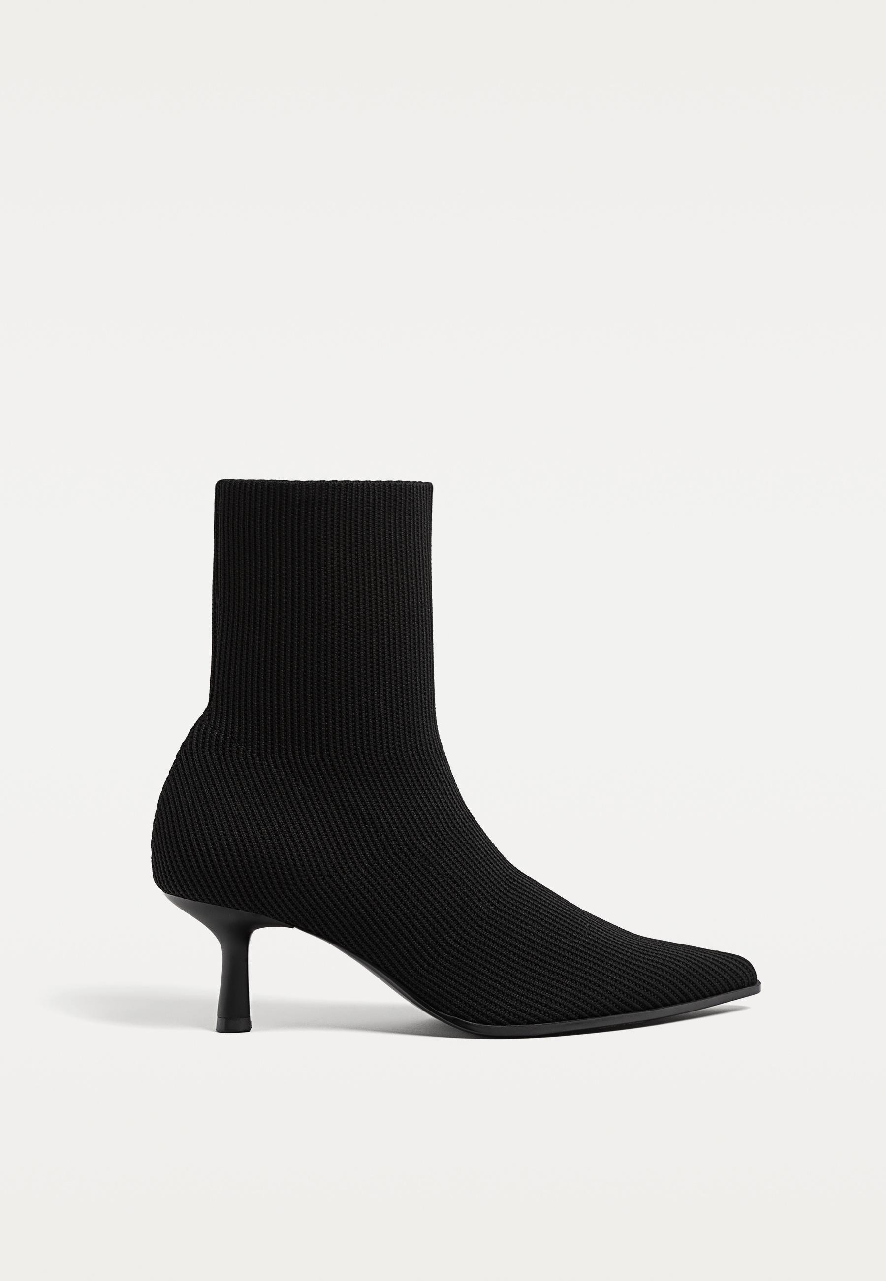 Stivaletti con tacco in maglia - Stivaletti da donna | Stradivarius Italia | Stradivarius (IT)