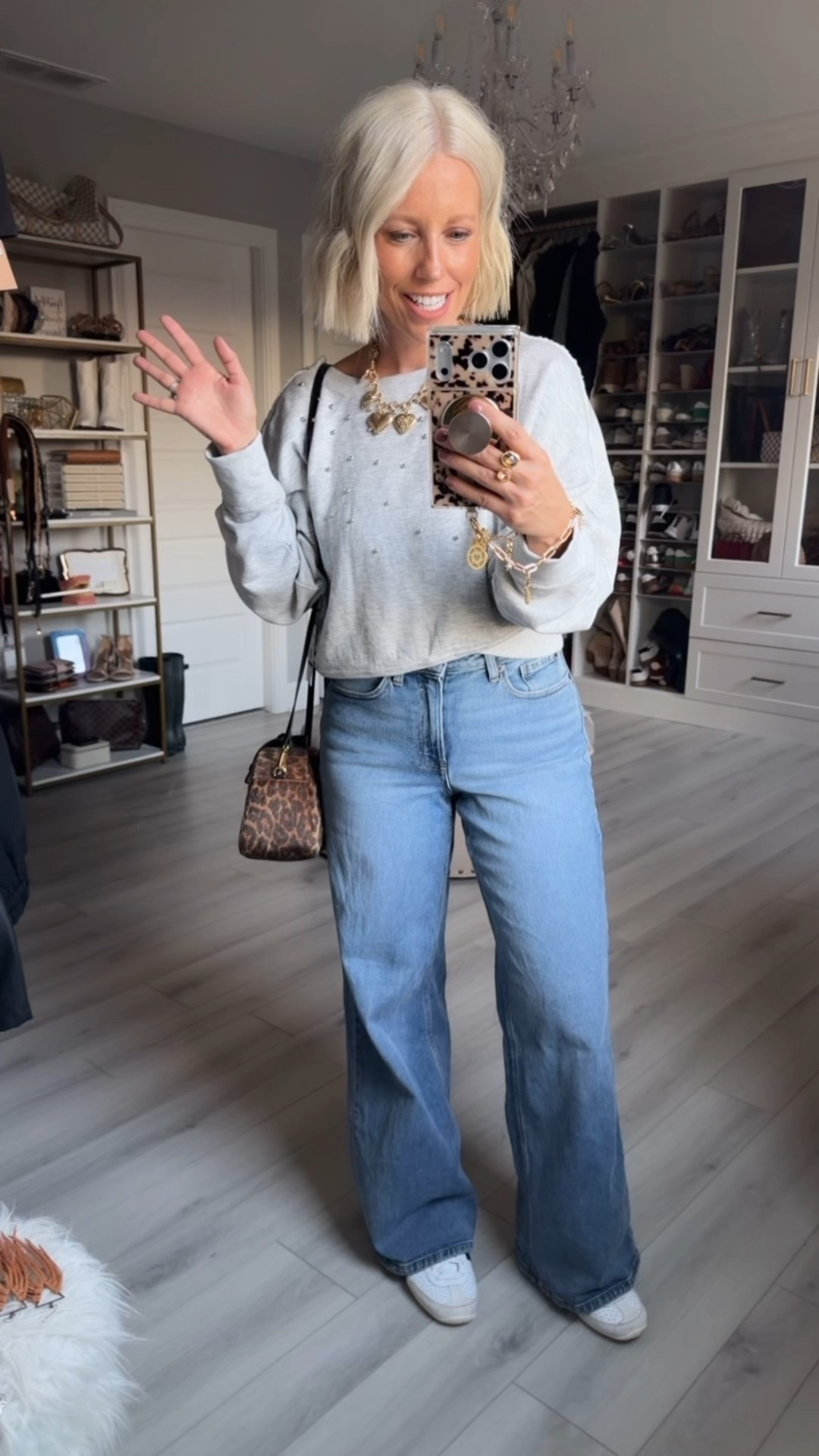 This awesome top is now on sale and my jeans are back in stock for only $29!!
⬇️⬇️⬇️
Top small
Jeans size 6

#LTKSaleAlert #LTKFindsUnder50 #LTKootd