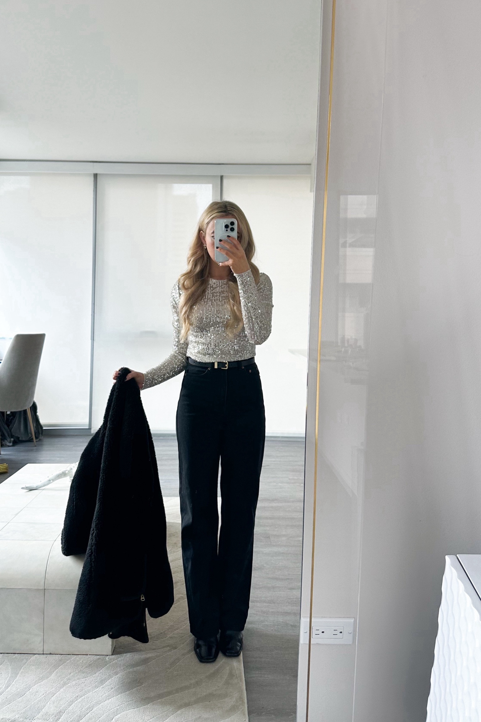 New Year’s Eve outfit, holiday party outfit, office party, sequin top, sparkles, black denim, wide leg jeans, revolve outfit 

#LTKHoliday #LTKparties #LTKfindsunder100

#LTKSeasonal #LTKShoeCrush #LTKParties