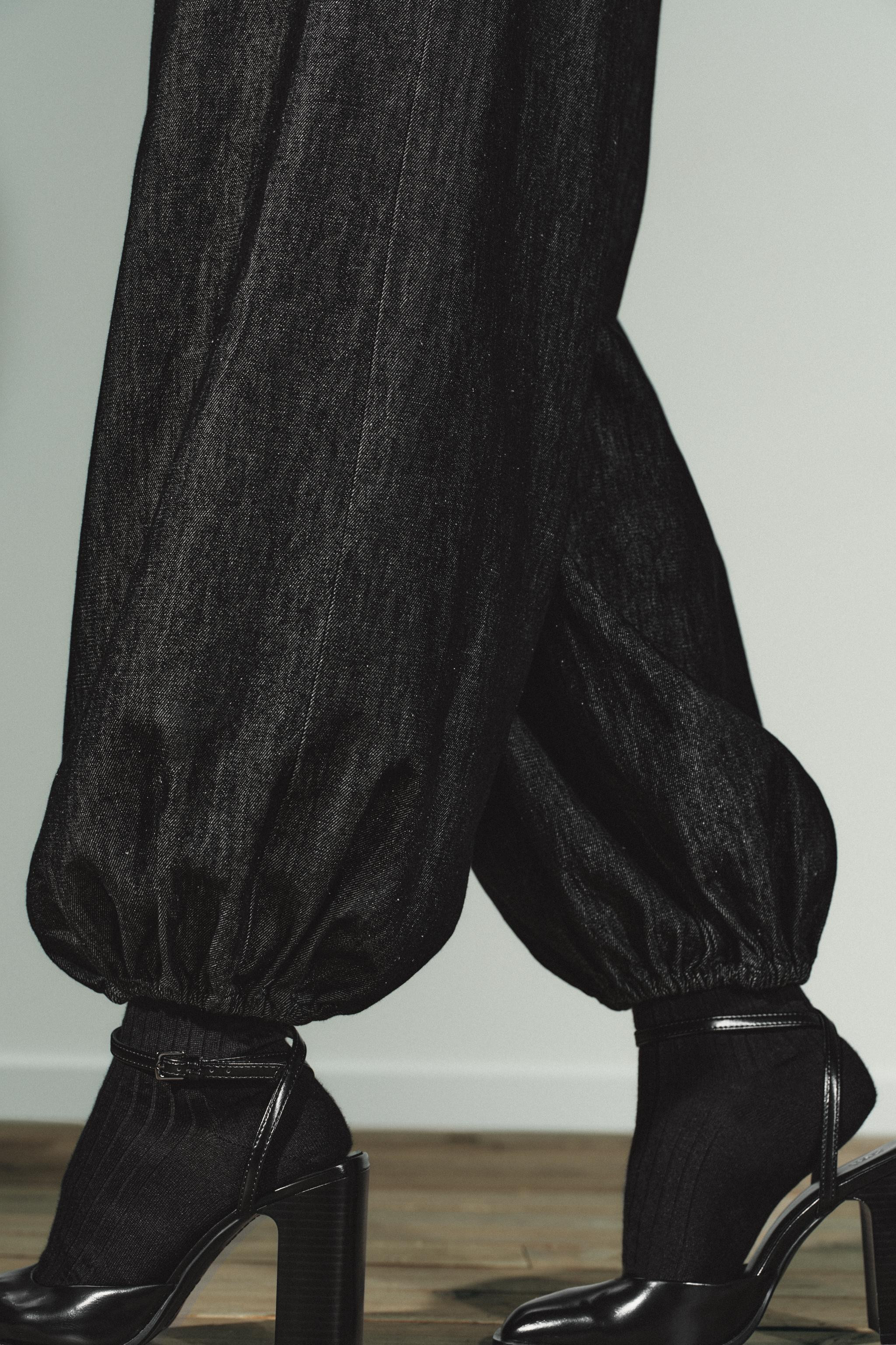 STRAPLESS DENIM JUMPSUIT TRF | Zara US