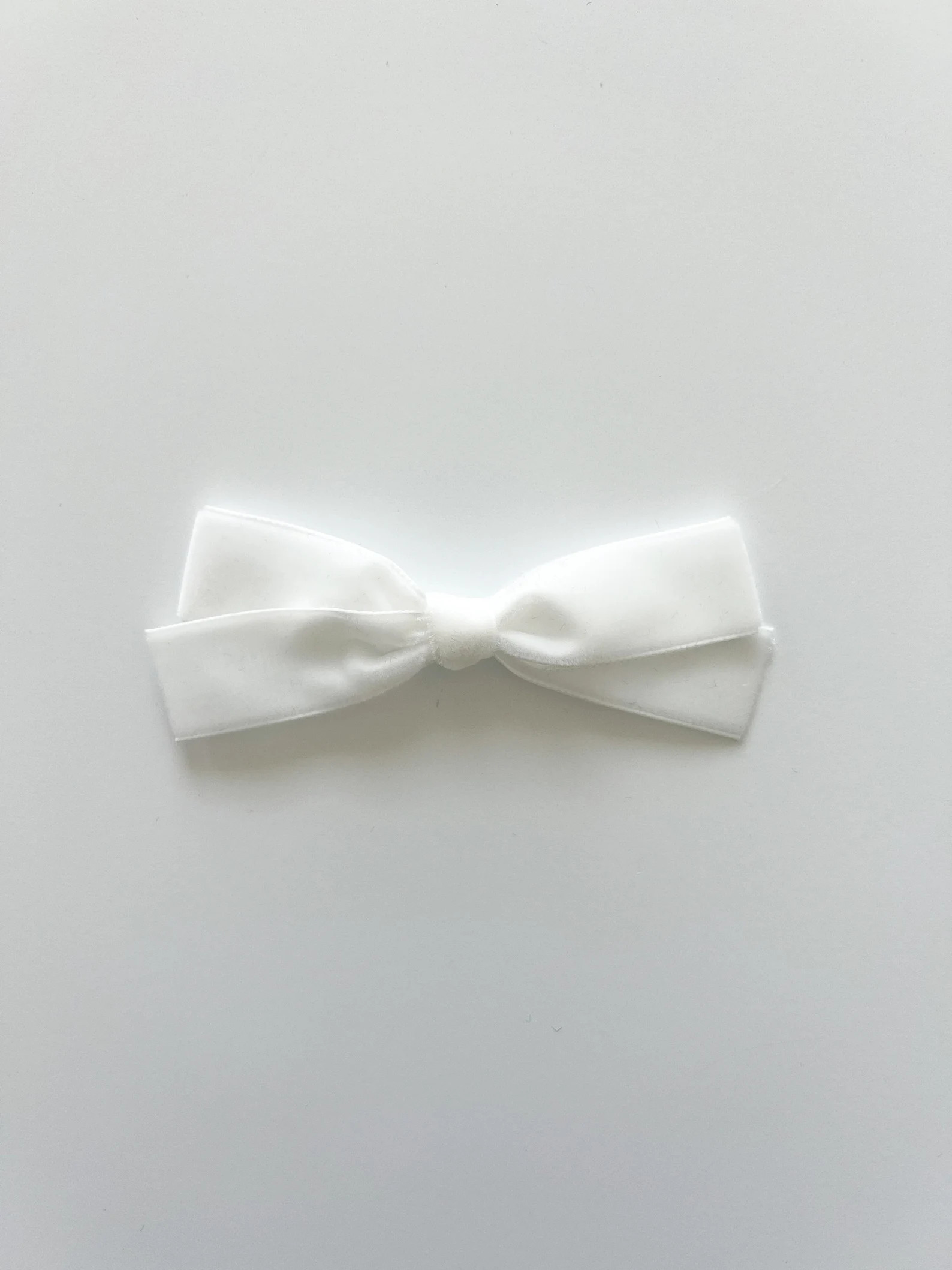 White Velvet Bow - Etsy | Etsy (US)