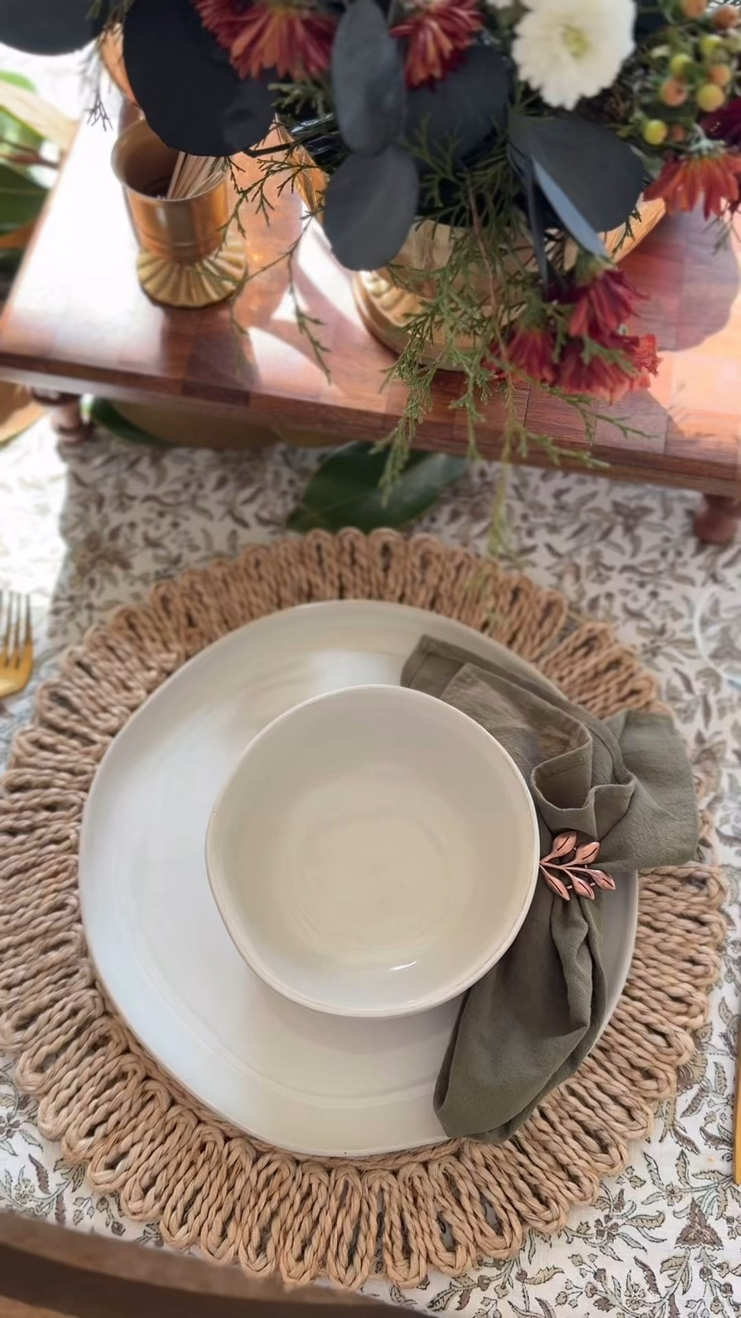 I saw someone share The Pink Stuff cleaning paste for dishes and knew I wanted to try it before hosting Thanksgiving. My Target stoneware has been well-loved for years and was definitely showing some wear…this made them look brand new. 🙌
I even used it on our white farmhouse sink! Next on my list: the oven and maybe some shower tile + grout.

#LTKHome #LTKFindsUnder50