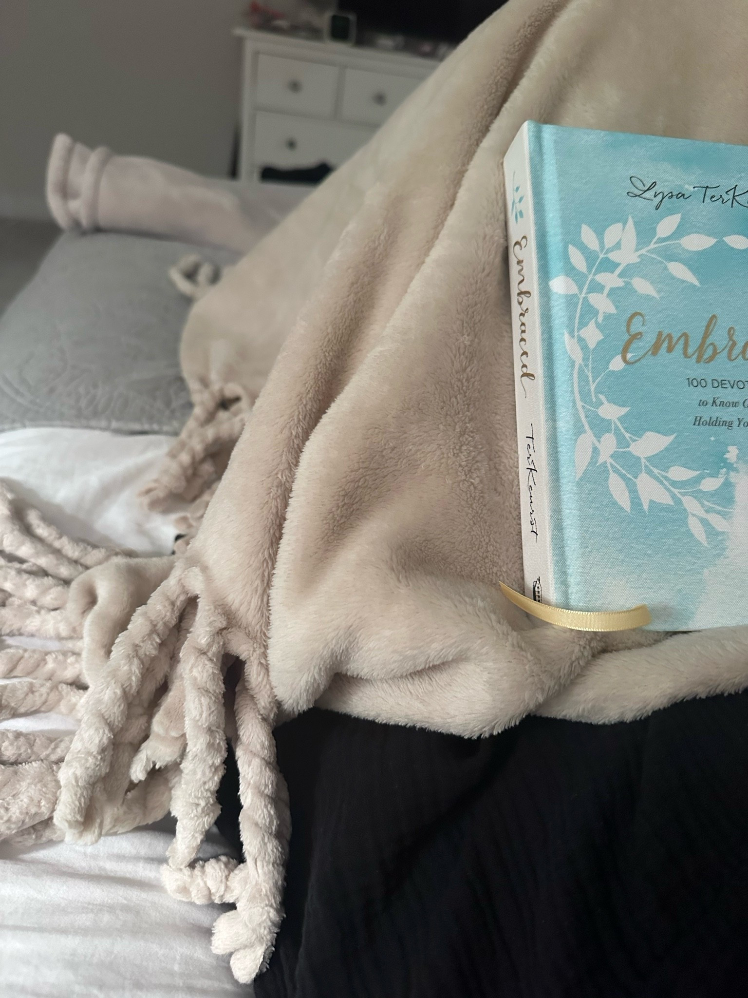 The Nordstrom blanket that’s almost half off, grab it soon! Crazy soft and makes a great gift!

#LTKselfcare #LTKstorytime #LTKOver40