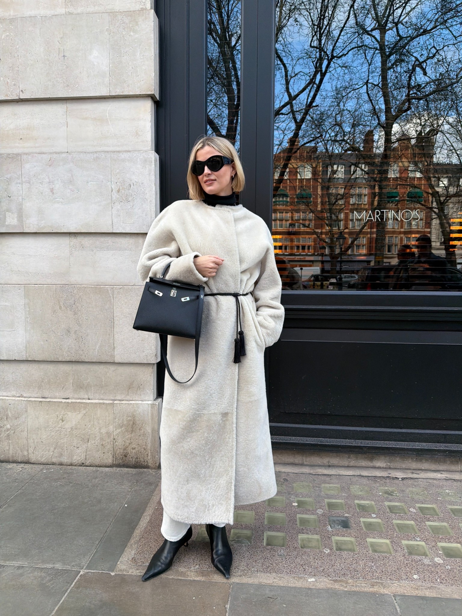 Size medium coat 
Size 38 jeans 
Shoes true to size 

#LTKstyletip #LTKwinter #LTKeurope