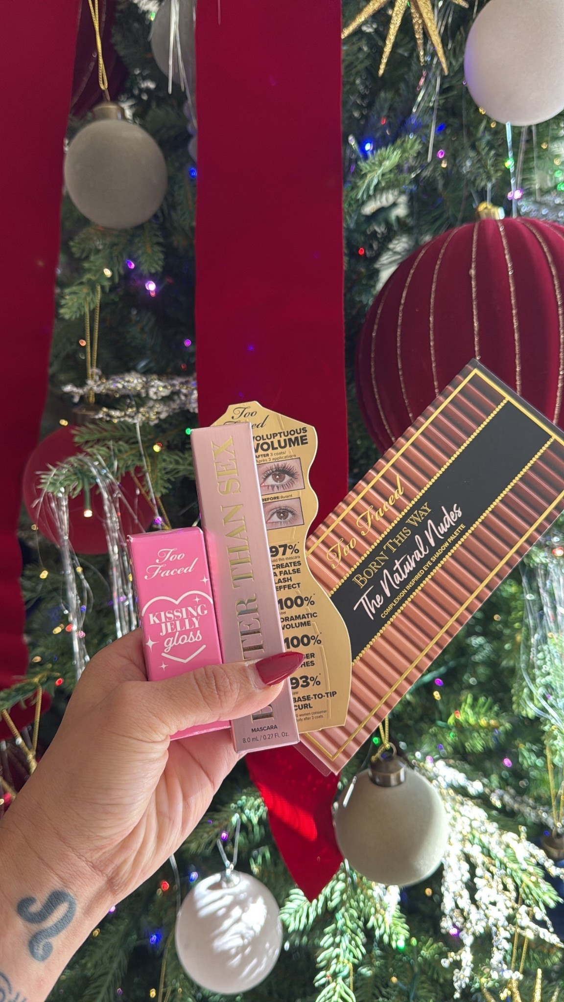 Neutral makeup, too faced

#LTKBeauty #LTKmomlife #LTKgrwm