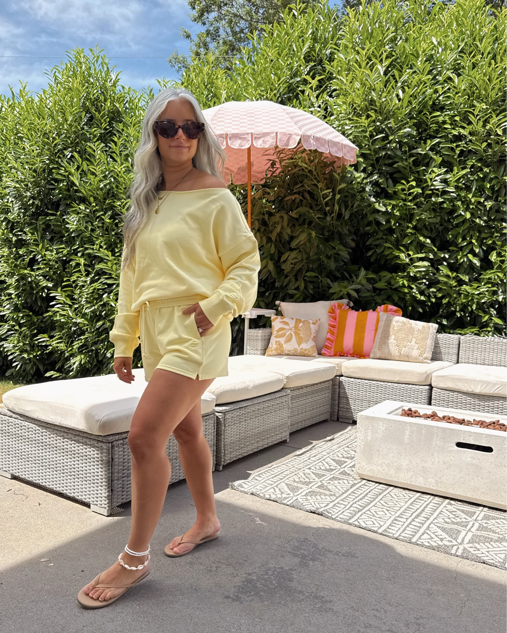 Current summer obsession: butter yellow. 💛✨ #fableticspartner 

This sweats set is perfect for cool mornings, late-night bonfires, or tossing on over a bikini when the sun goes down. ☀️🌊

Cute + comfy = summer uniform.
#fabletics #momstyle #athleisure #athleisurewear