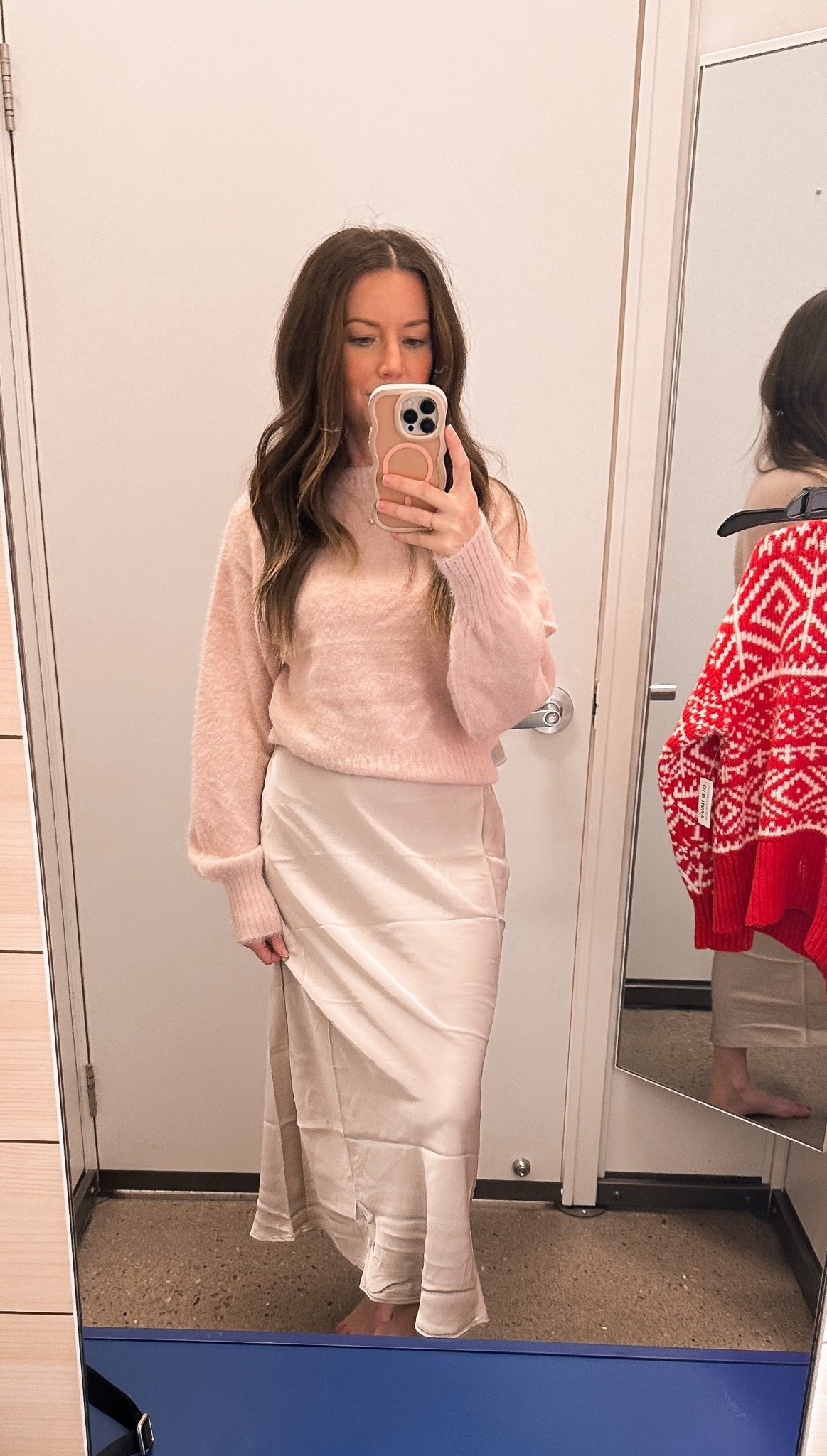 This would be pretty for the holidays!! It’s so chic but also so comfortable! 

#LTKFindsUnder50 #LTKPetite #LTKFindsUnder100