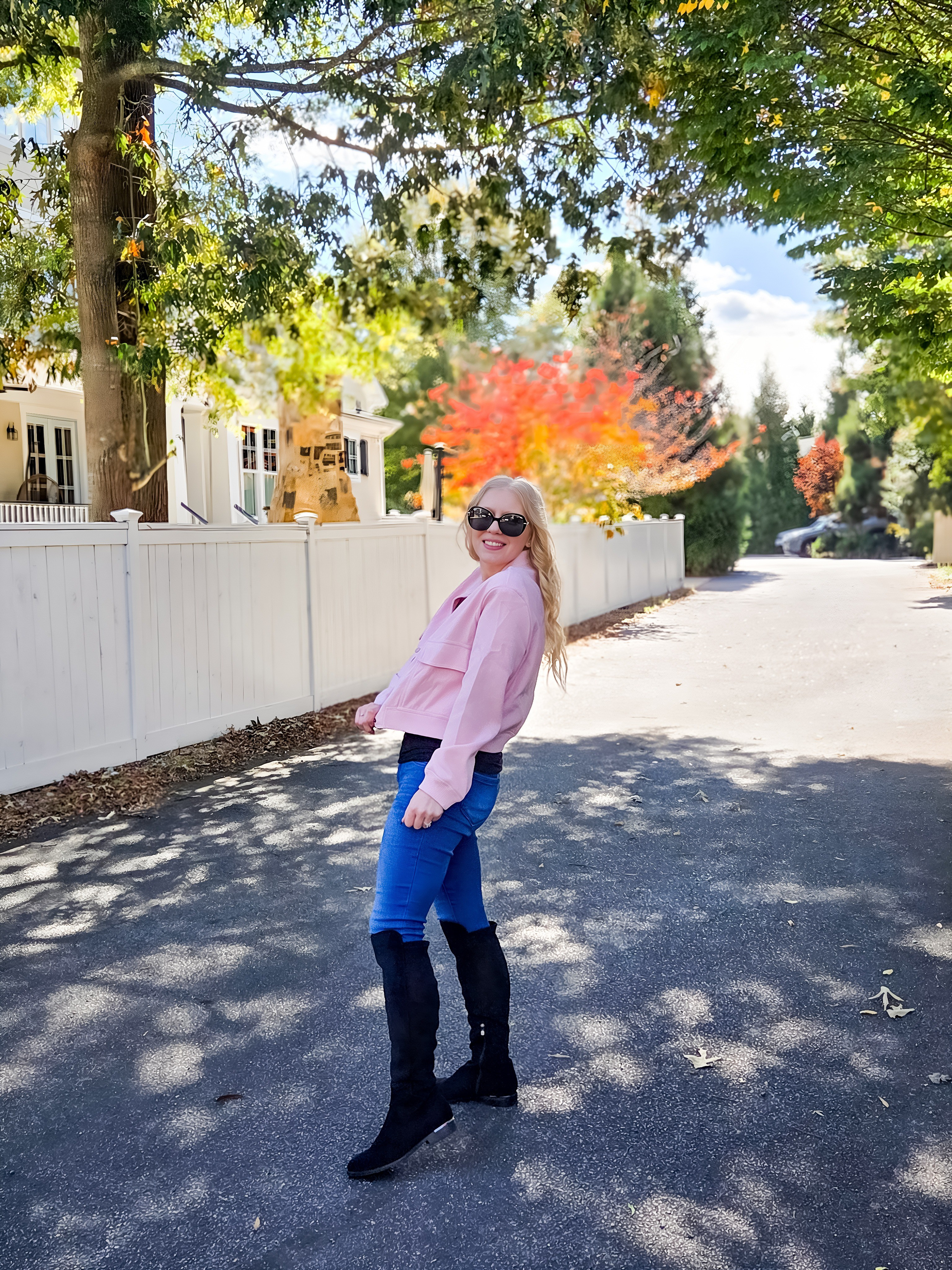 How cute is this bomber jacket that I found on Amazon!? Not exactly a color for fall but still adorable!🩷

#LTKFindsUnder50 #LTKStyleTip #LTKFindsUnder100