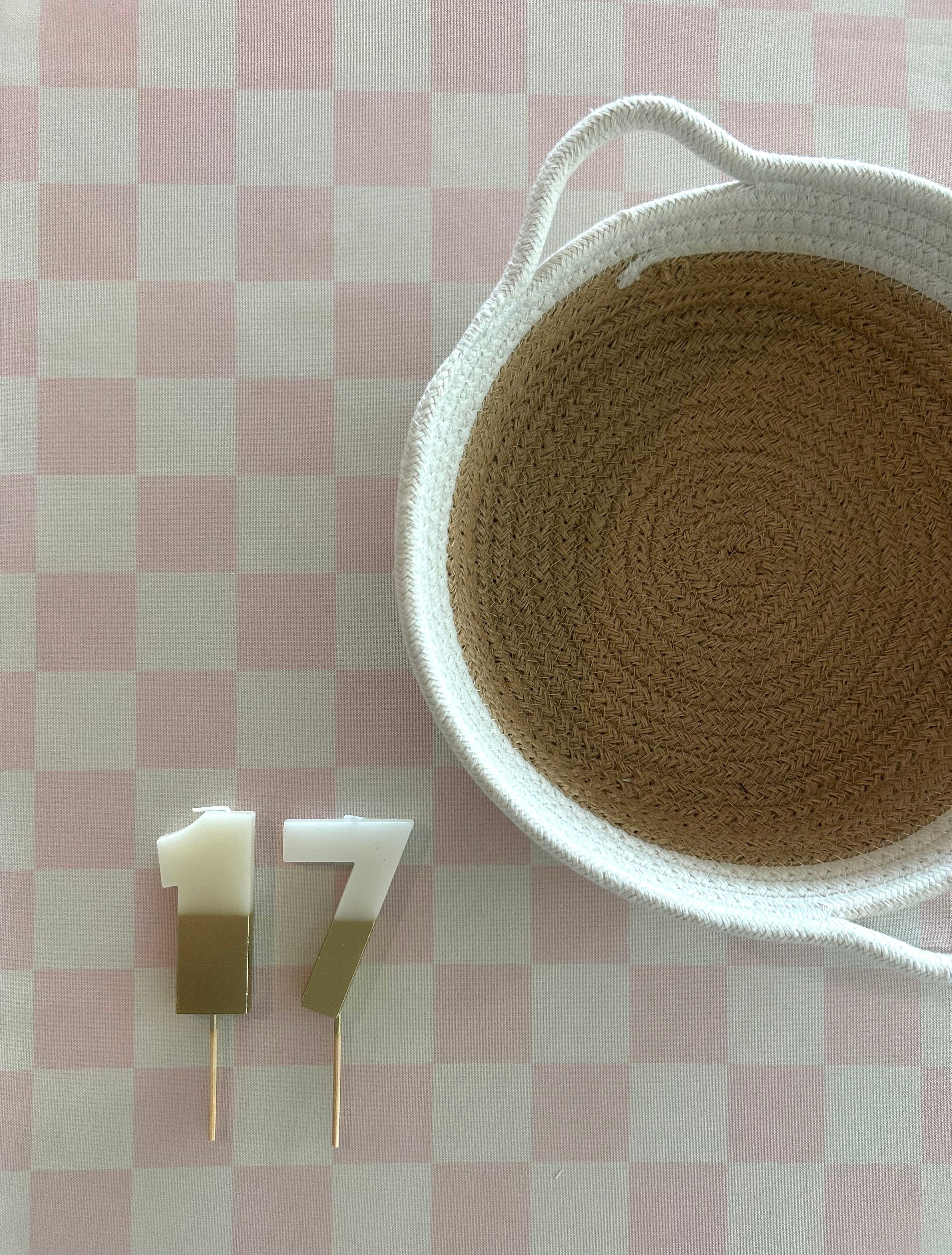 Everyday Winnie Checkerboard - Pink | Table 06