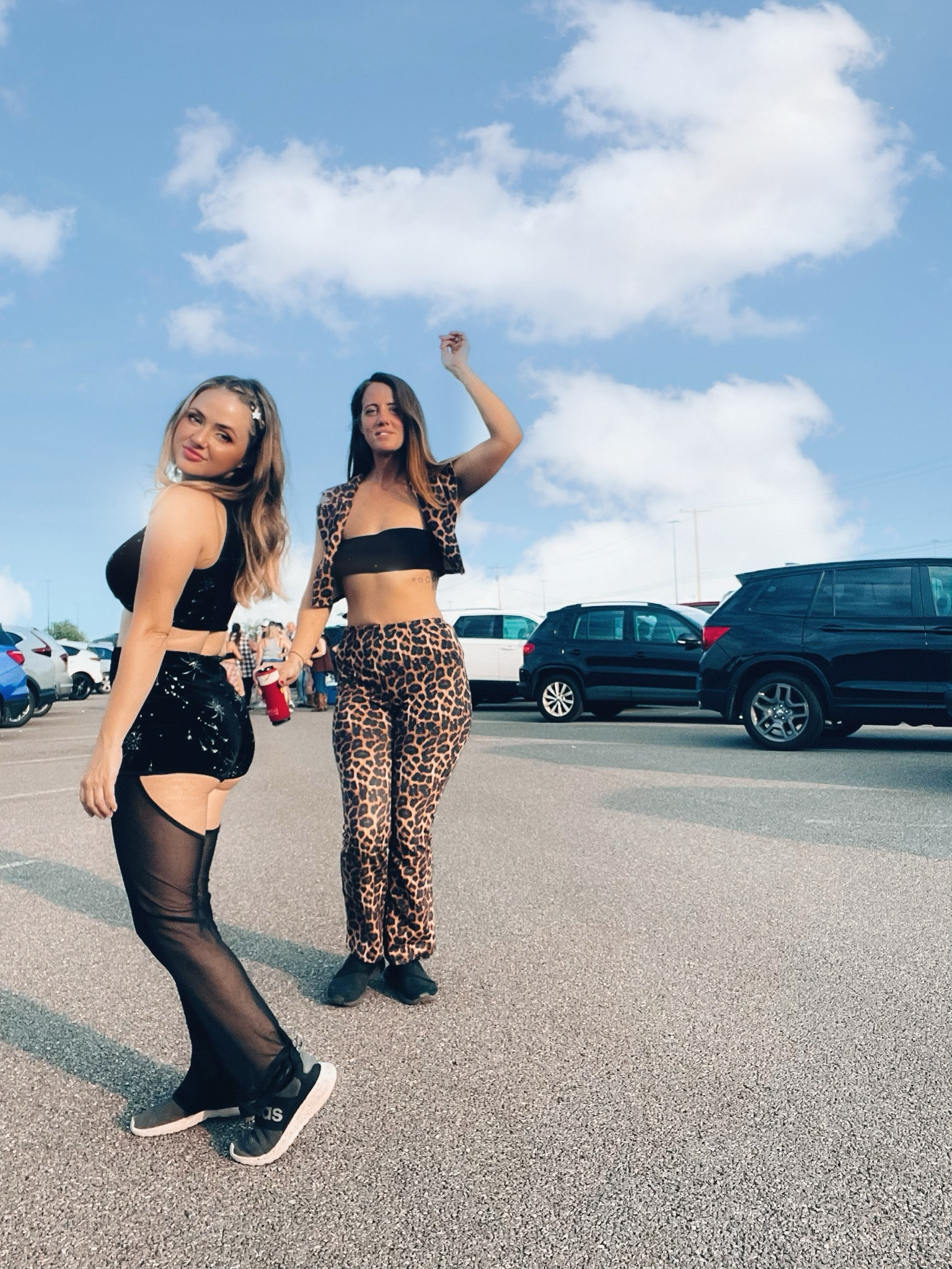 Happiness doesn’t come in a bag, it comes in the form of Shania Twain’s music 🎶 
•
•
•

#countrymusic #country #music #nashville #livemusic #singer #singersongwriter #guitar #songwriter #countrygirl #musician #newmusic #countrysinger #love #countrymusiclover #countrylife #cowboy #americana #outlawcountry #rock #texas #classiccountry #concert #countryartist #tennessee #shaniatwain #blues #countrymusicsinger #shaniatwainoutfit #country #concert #ootd #shania #outfit #rave #fesitval  country concert festival country music rave

#LTKSeasonal #LTKunder50 #LTKunder100