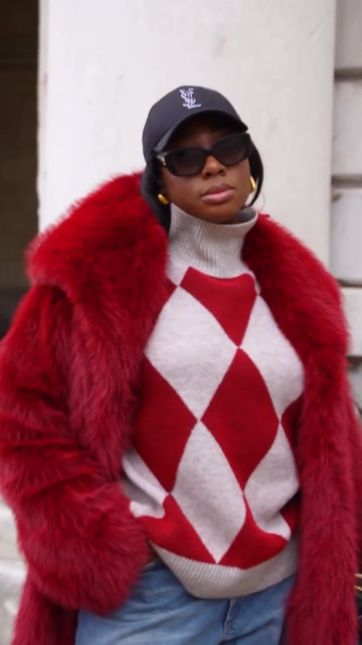 One of my fav’ colours lately 😍 #outfitinspo

- Argyle jumper 
- Black ankle boots
@tuclothing 
- Barrel jeans @zara 
- Fur coat @riverisland 
- Black Cassandre cap @neweraeurope x YSL
- LouLou Medium bag @ysl 
- Gold earrings @marksandspencerstyle 
- Black triomphe sunglasses @celine at @mytheresa.com 
- Gold skull ring @alexandermcqueen 
- Gold dome ring @marksandspencer 
- Banana lipstick and mirror @pradabeauty at @theofficialselfridges 

#autumnoutfits #winterootd ##barreljeans #howtostyleit #redoutfit #ukcreator #midsizefashion #size14 #curvyfashionblogger

#LTKstyletip #LTKluxury #LTKmidsize